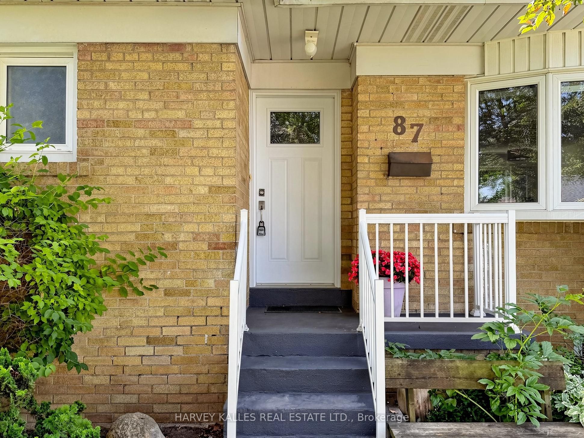 87 Combe Avenue Property Photo 3