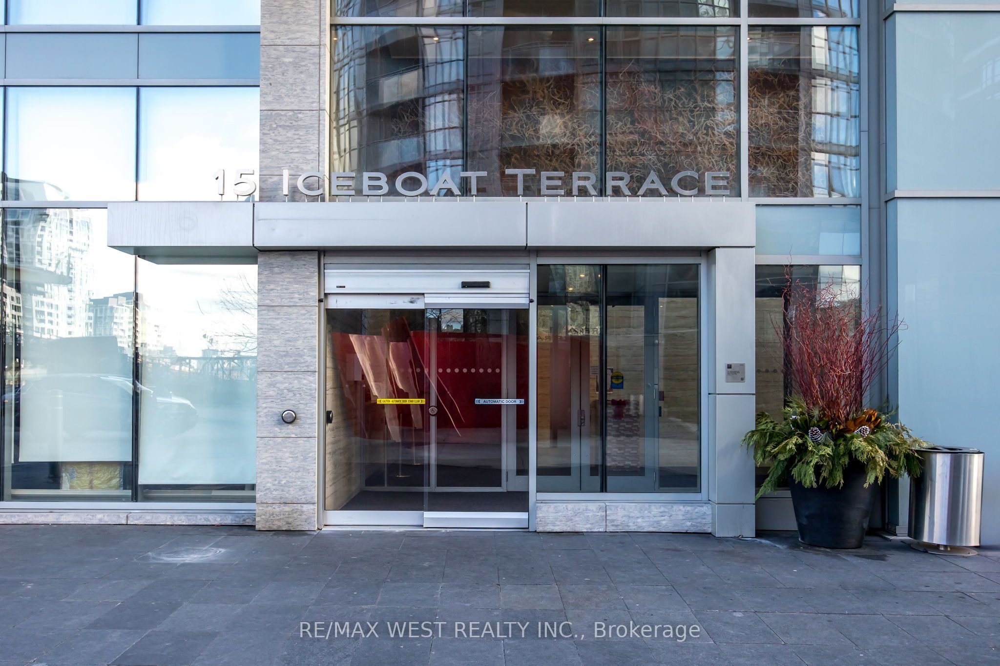 15 Iceboat Terrace 1106 Property Photo 2