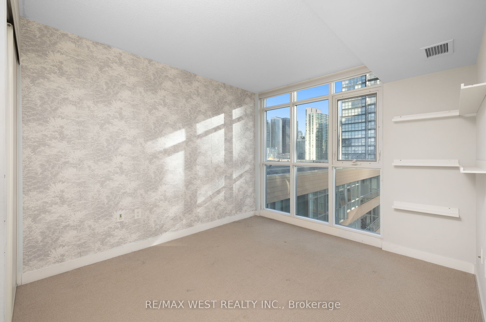 15 Iceboat Terrace 1106 Property Photo 10