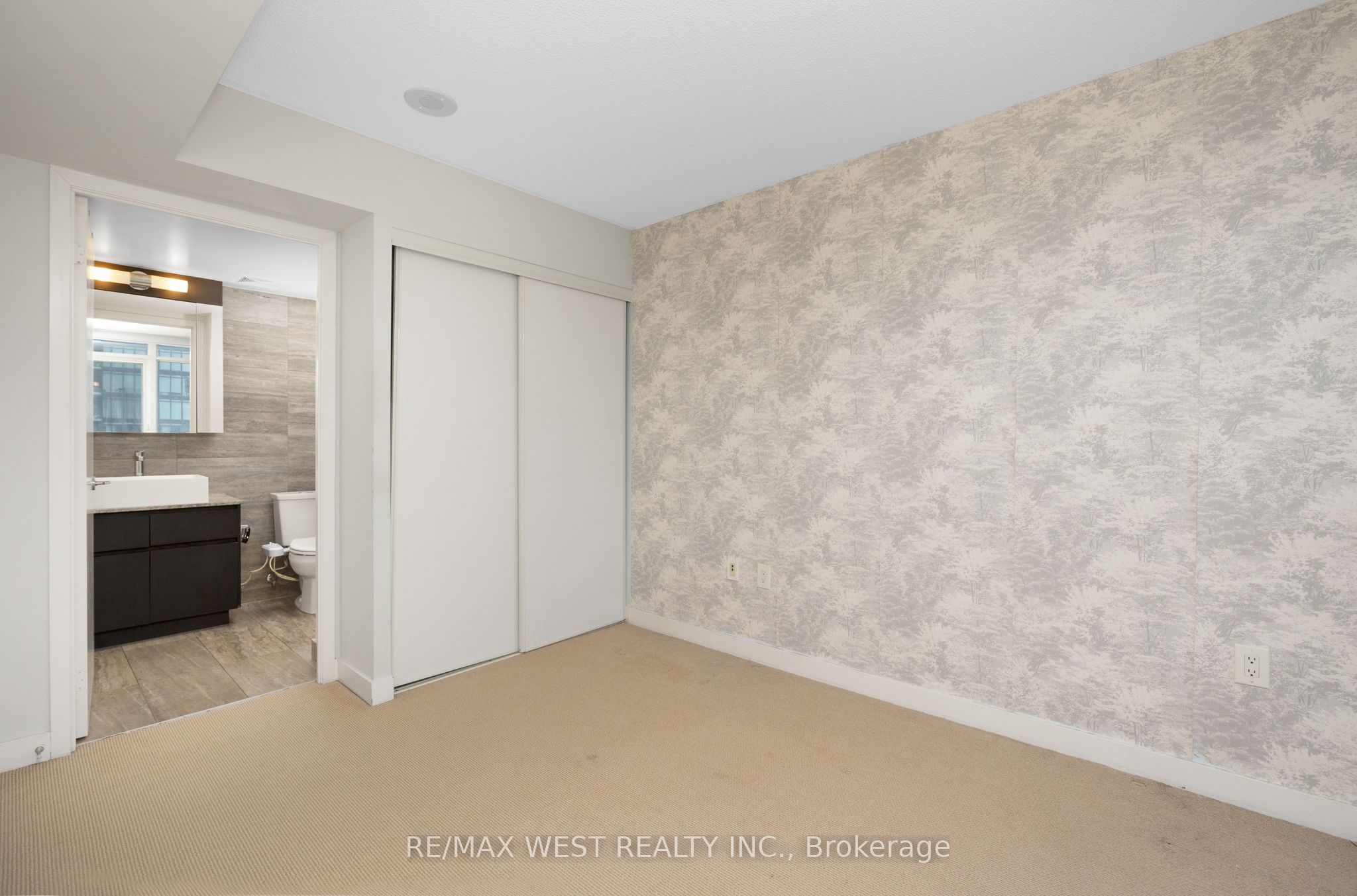 15 Iceboat Terrace 1106 Property Photo 11