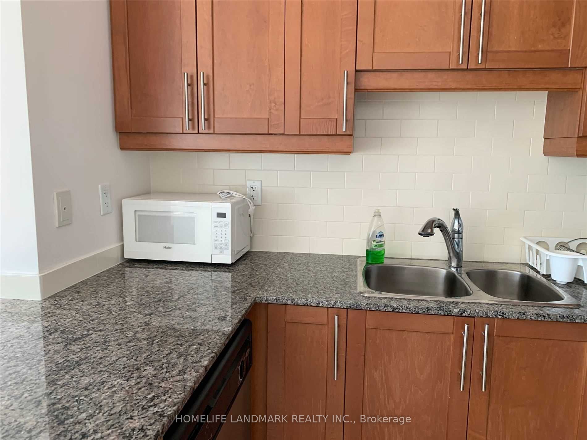 18 Holmes Avenue 702 Property Photo 4
