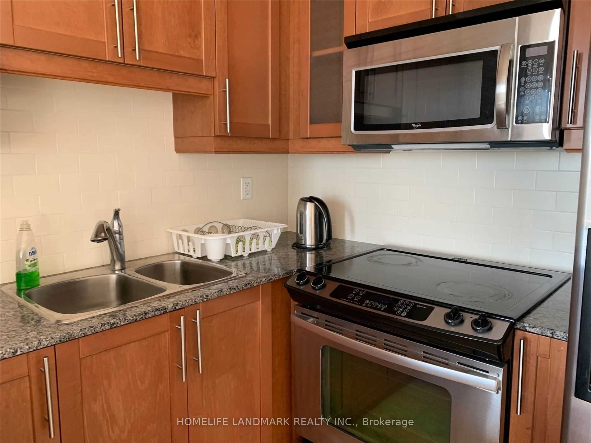 18 Holmes Avenue 702 Property Photo 5