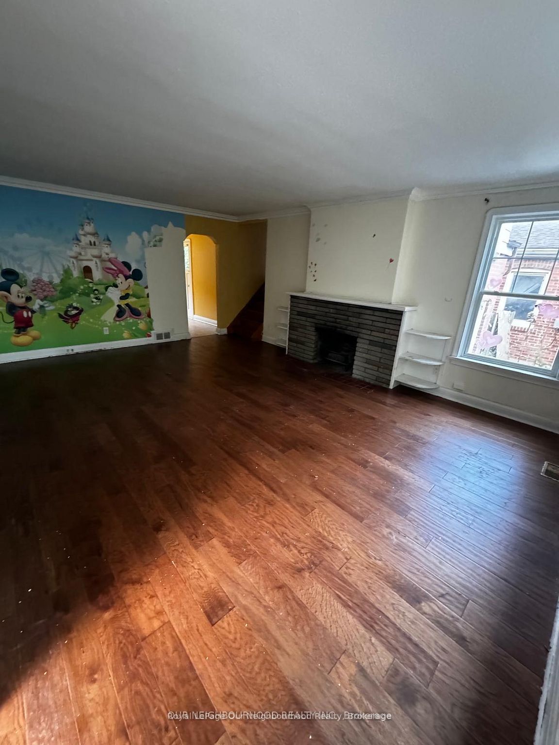 105 Poyntz Avenue Upper Property Photo 3