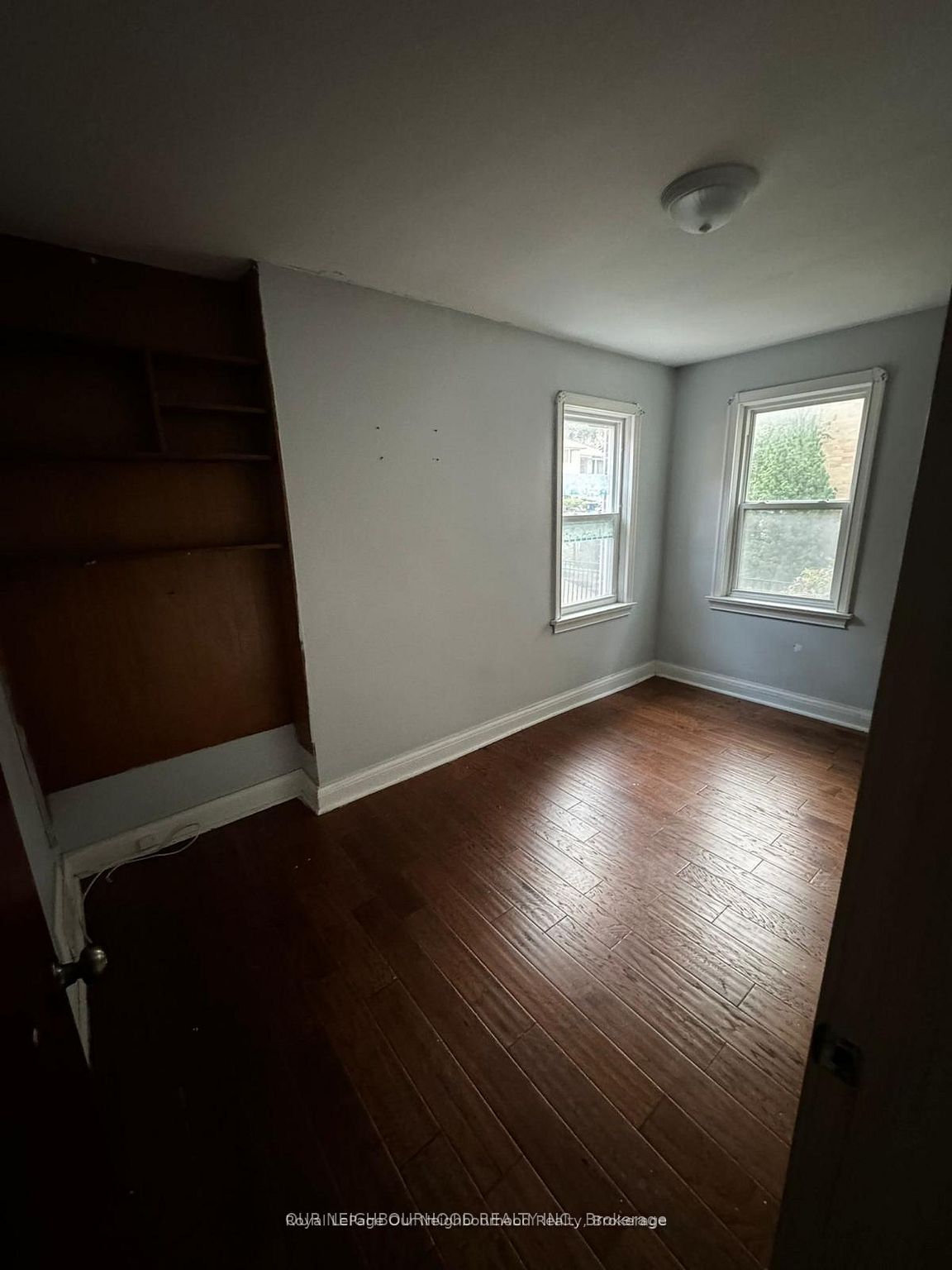 105 Poyntz Avenue Upper Property Photo 4