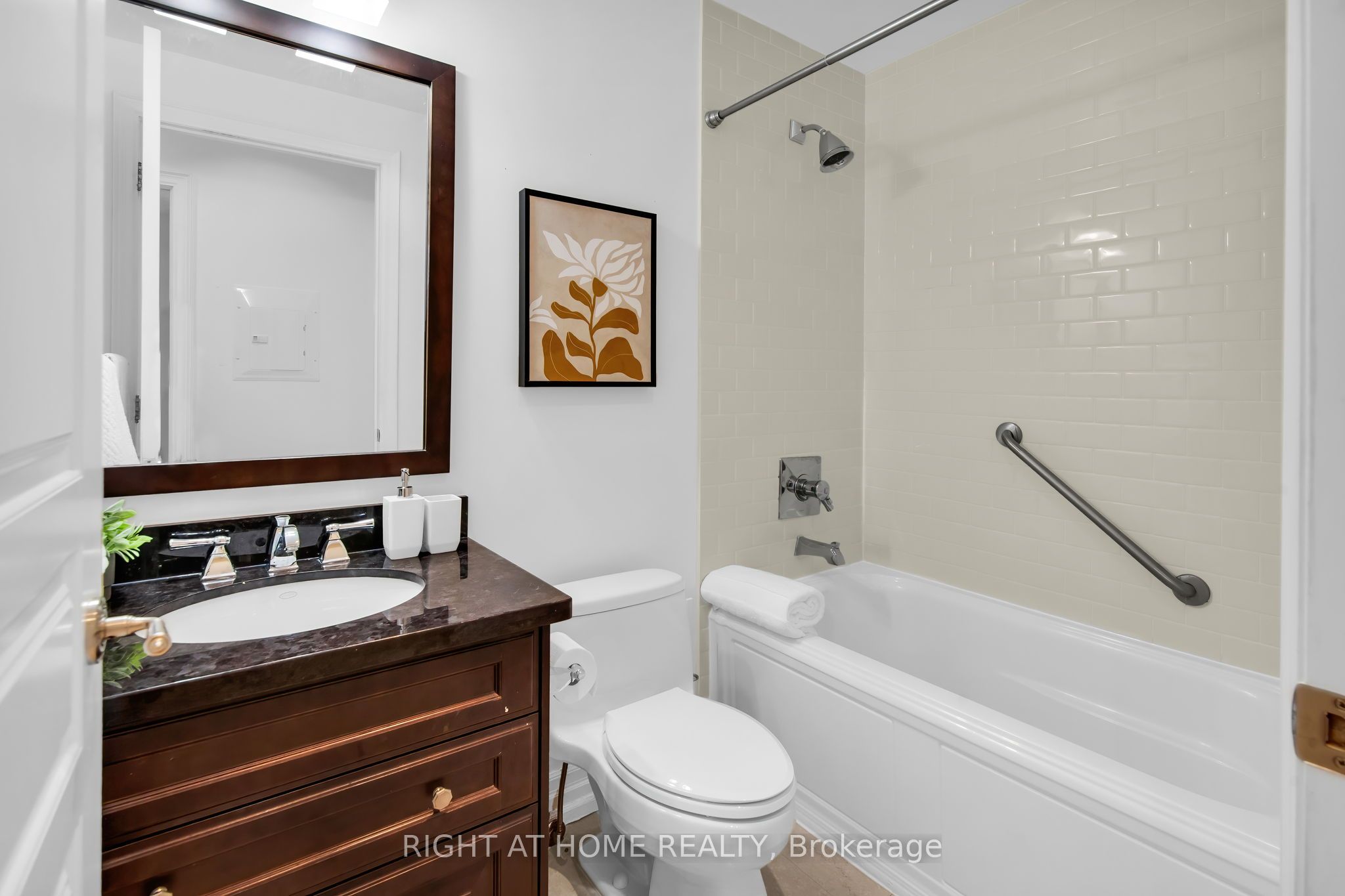 20 Burkebrook Place 306 Property Photo 17