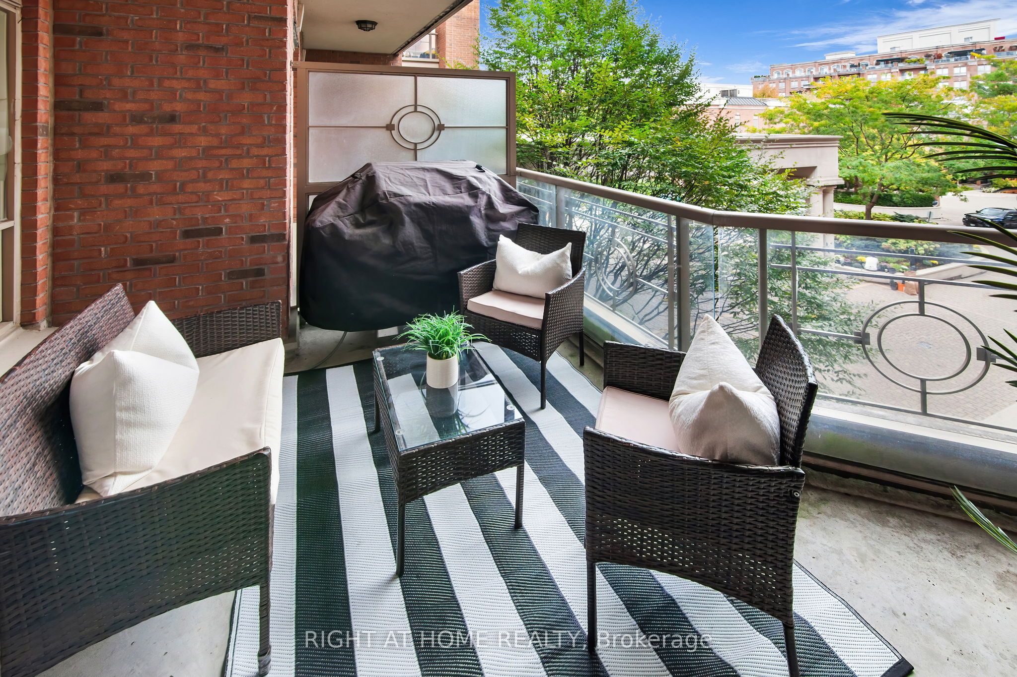 20 Burkebrook Place 306 Property Photo 22