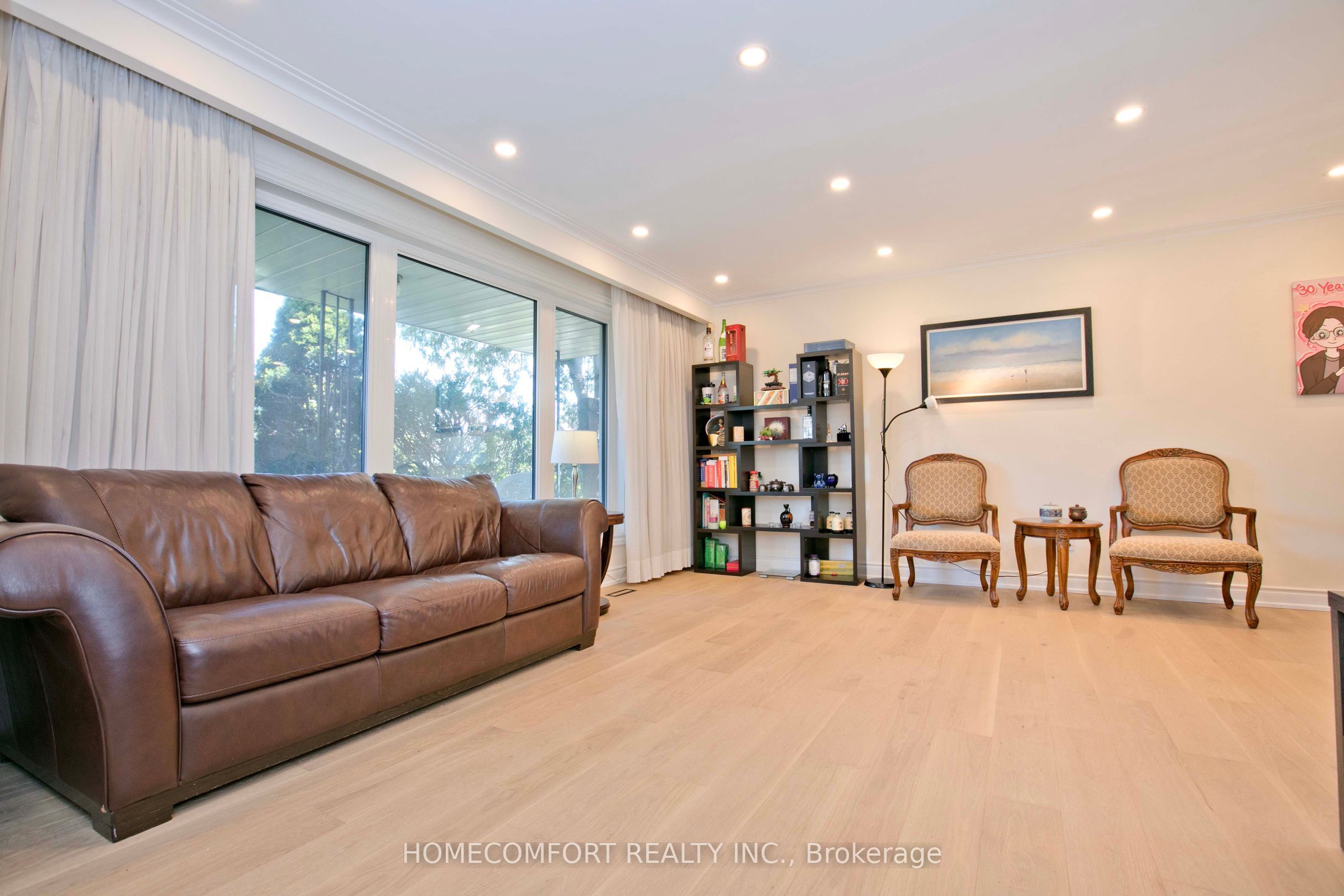 19 Oldborough Circle Upper Property Photo 2