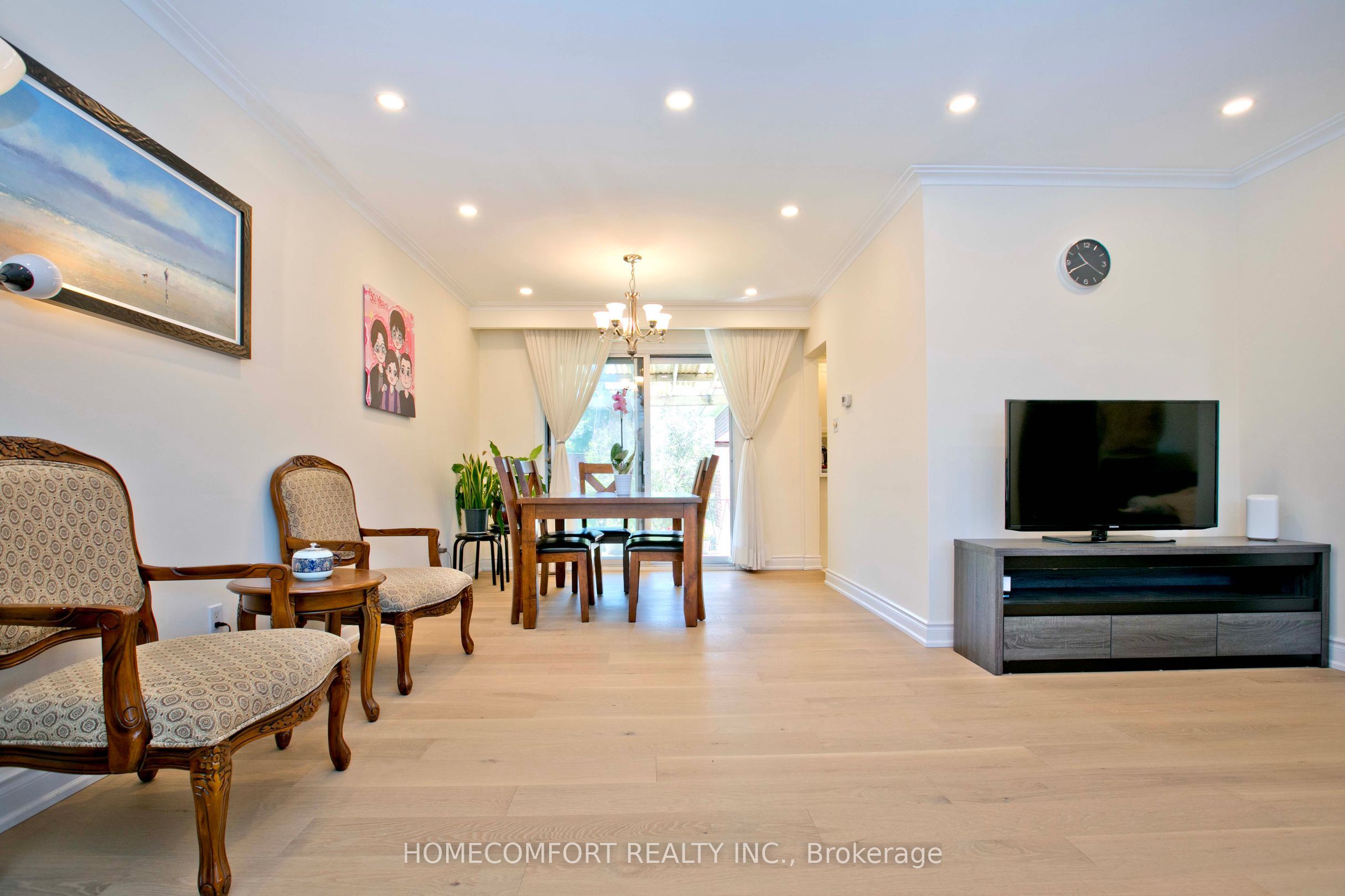 19 Oldborough Circle Upper Property Photo 5