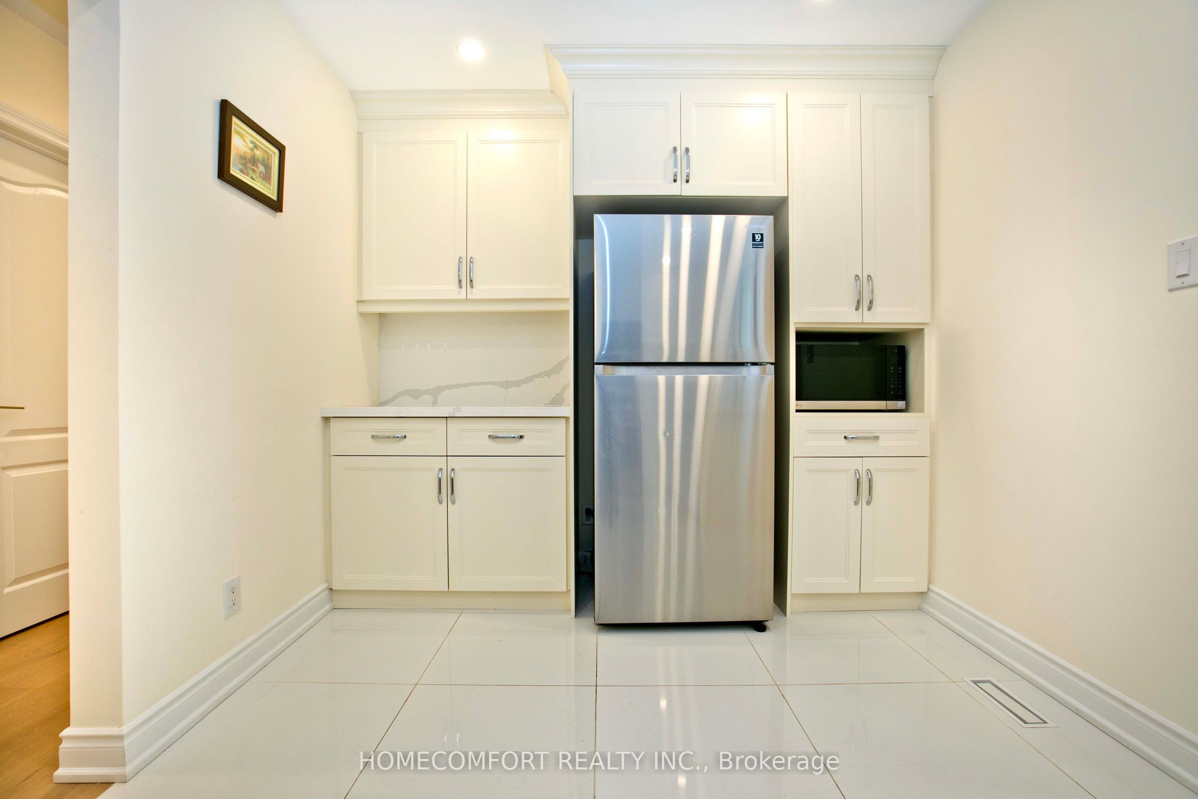 19 Oldborough Circle Upper Property Photo 12