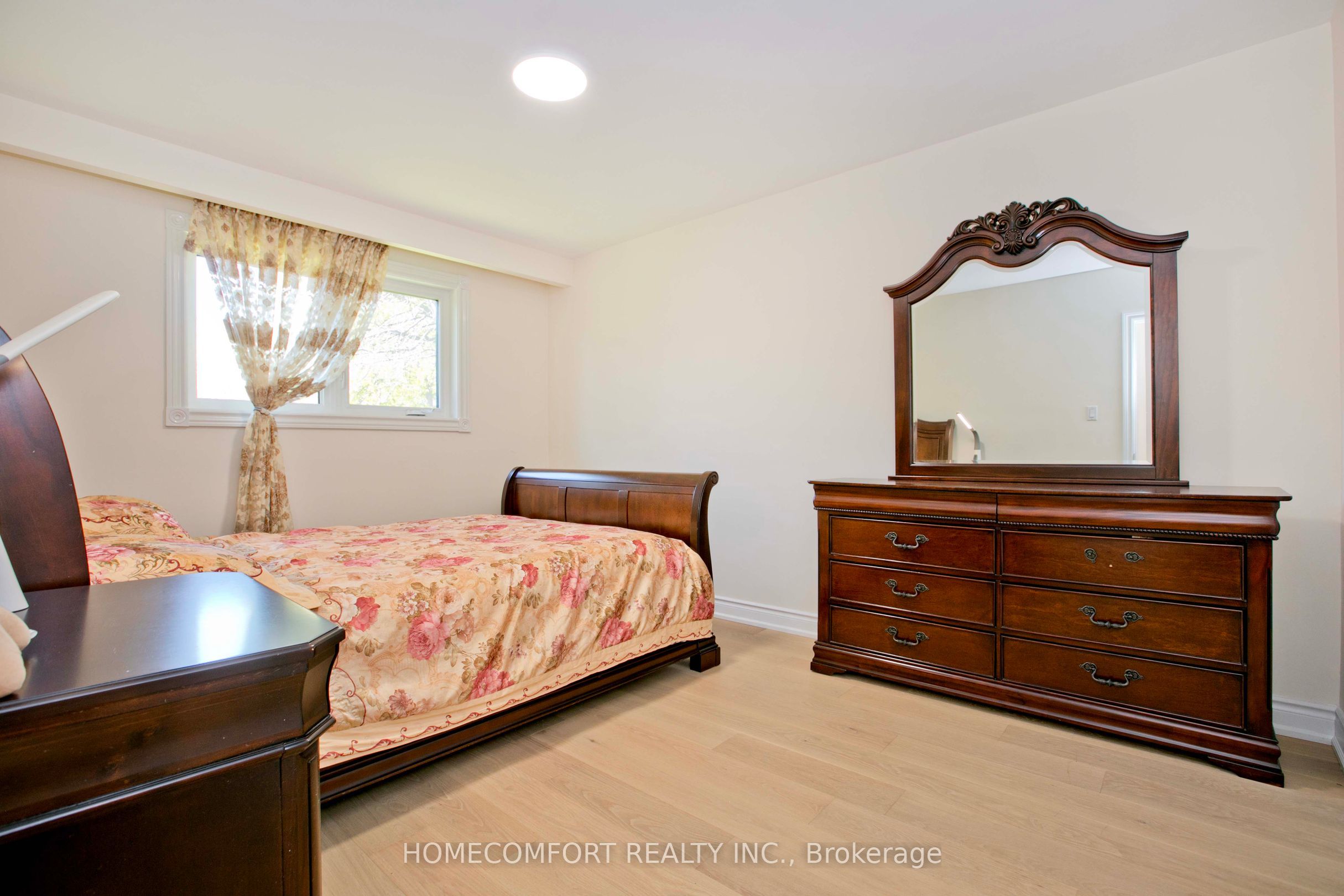 19 Oldborough Circle Upper Property Photo 13