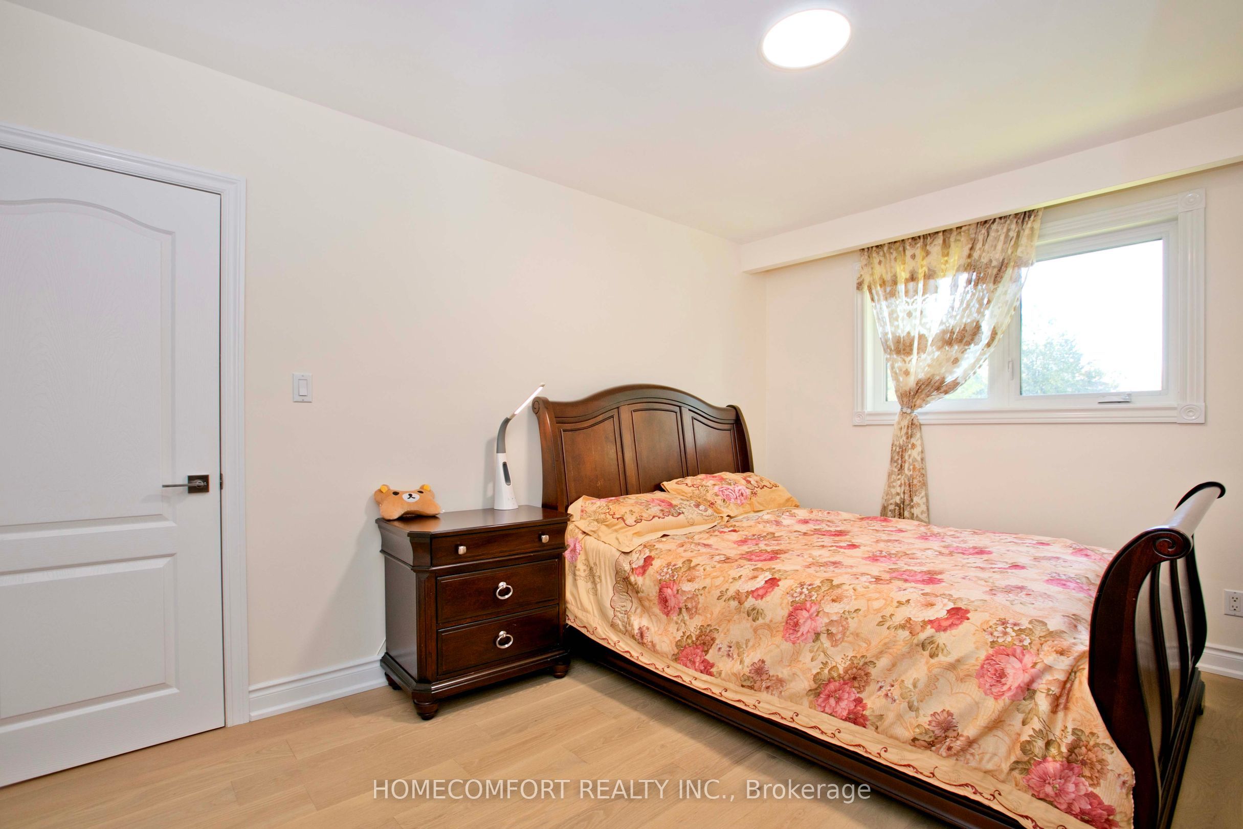19 Oldborough Circle Upper Property Photo 14