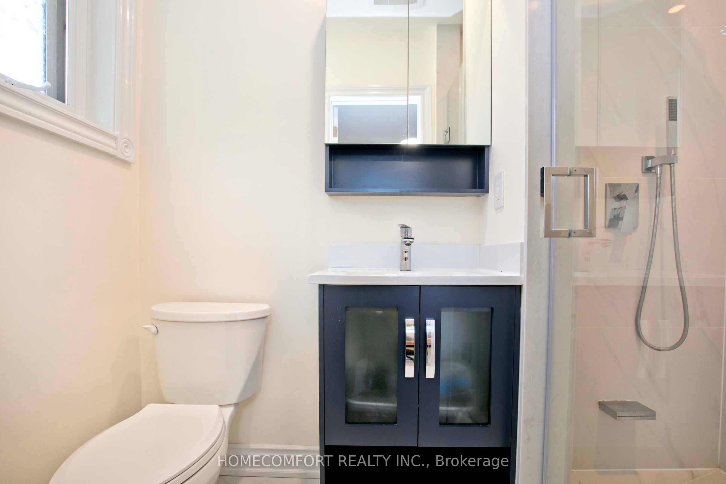 19 Oldborough Circle Upper Property Photo 15