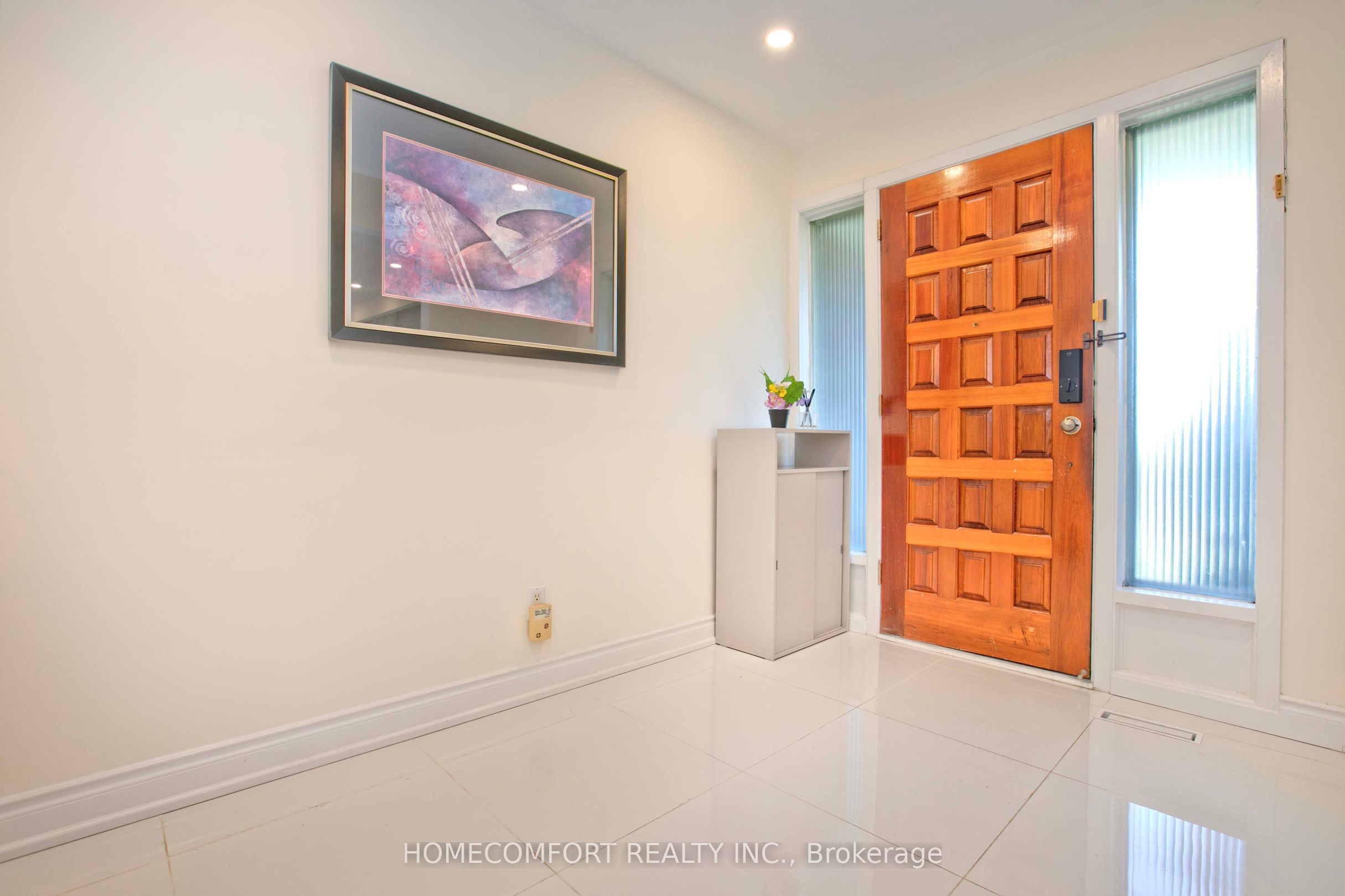 19 Oldborough Circle Upper Property Photo 21