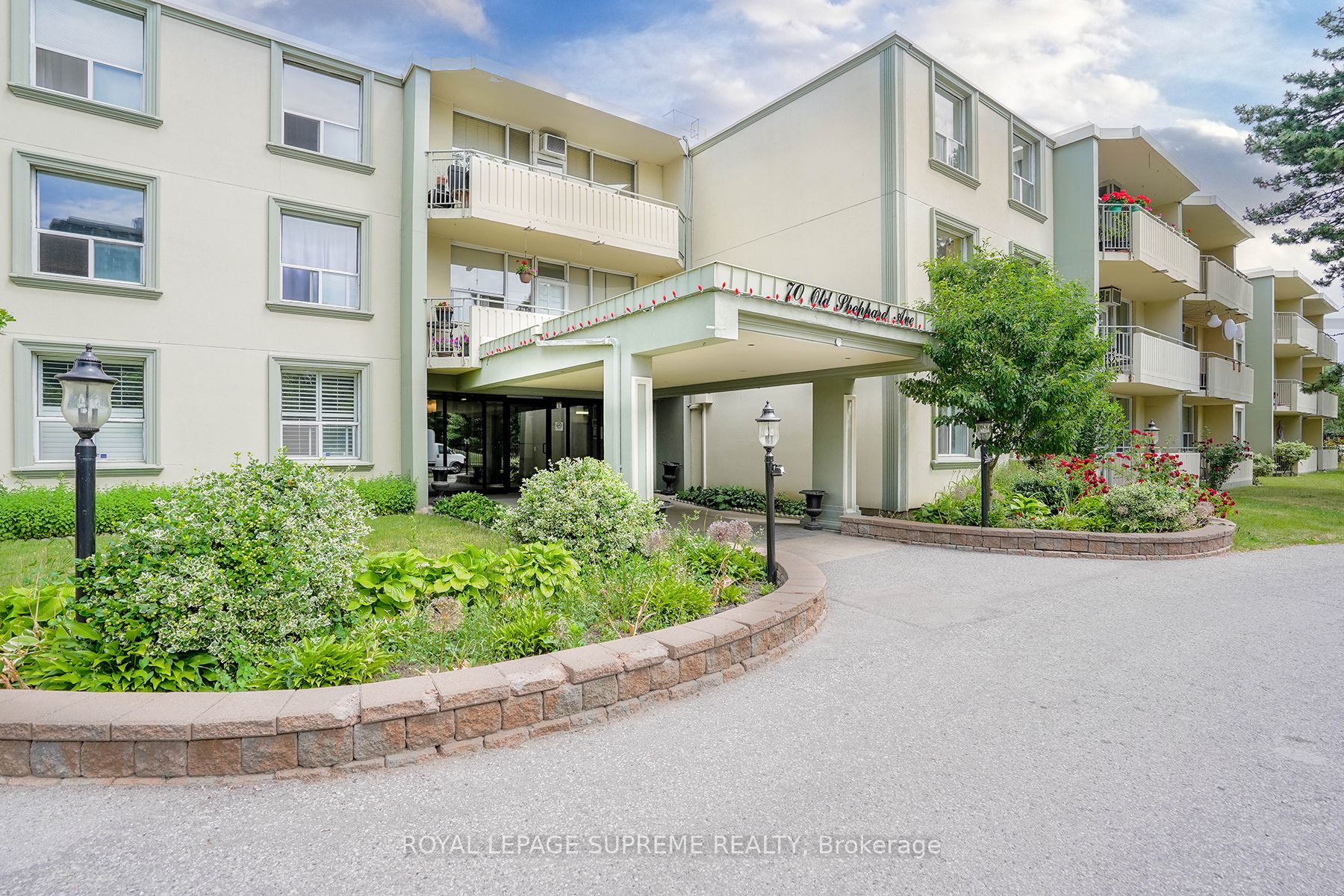 70 Old Sheppard Avenue 111 Property Photo 2