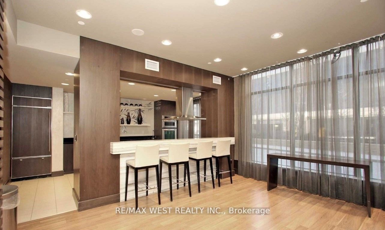 23 Sheppard Avenue E 2107 Property Photo 17