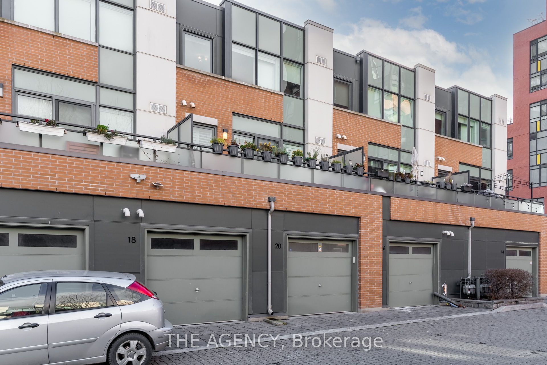 20 Cole Street Property Photo 32