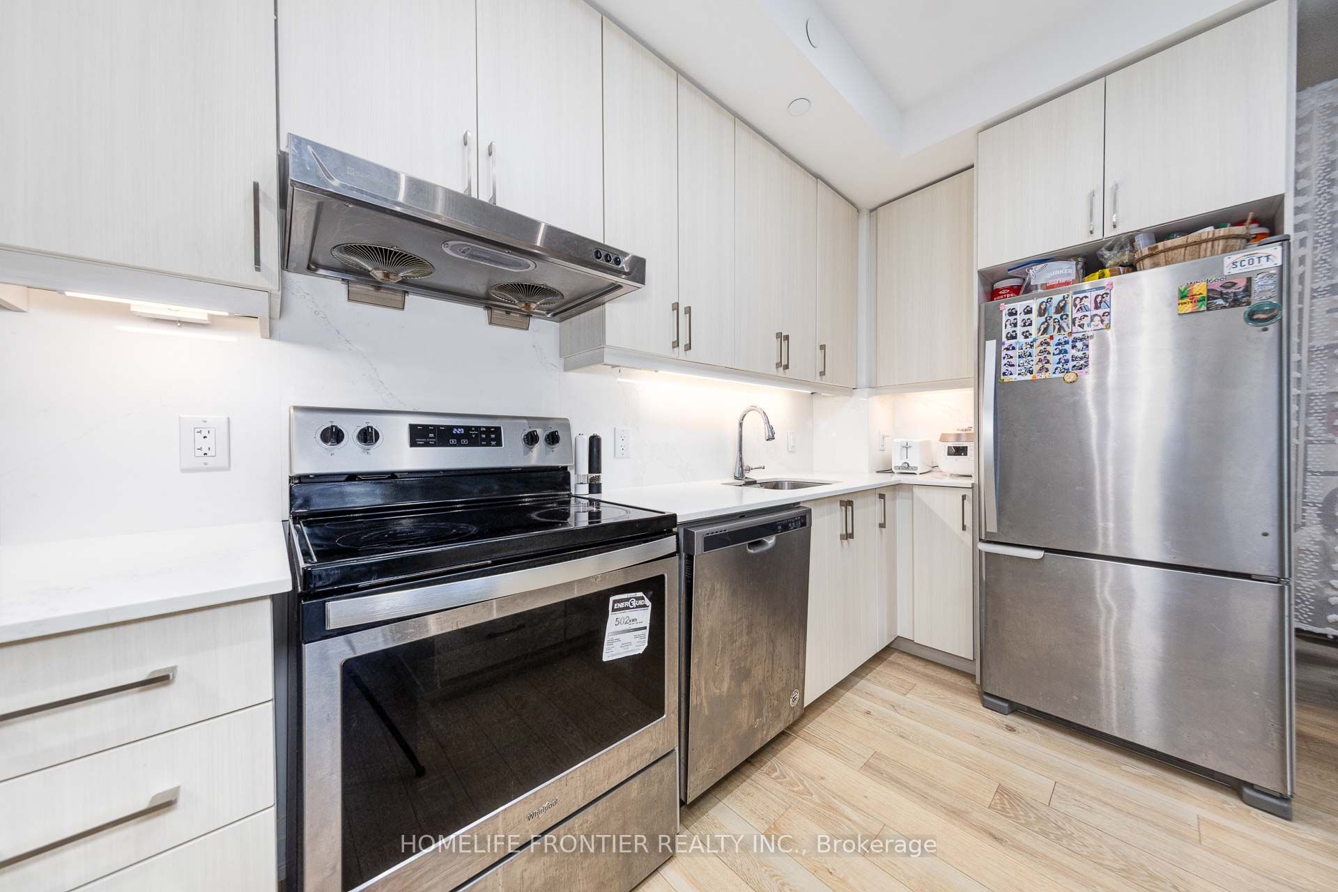 591 Sheppard Avenue E 629 Property Photo 3