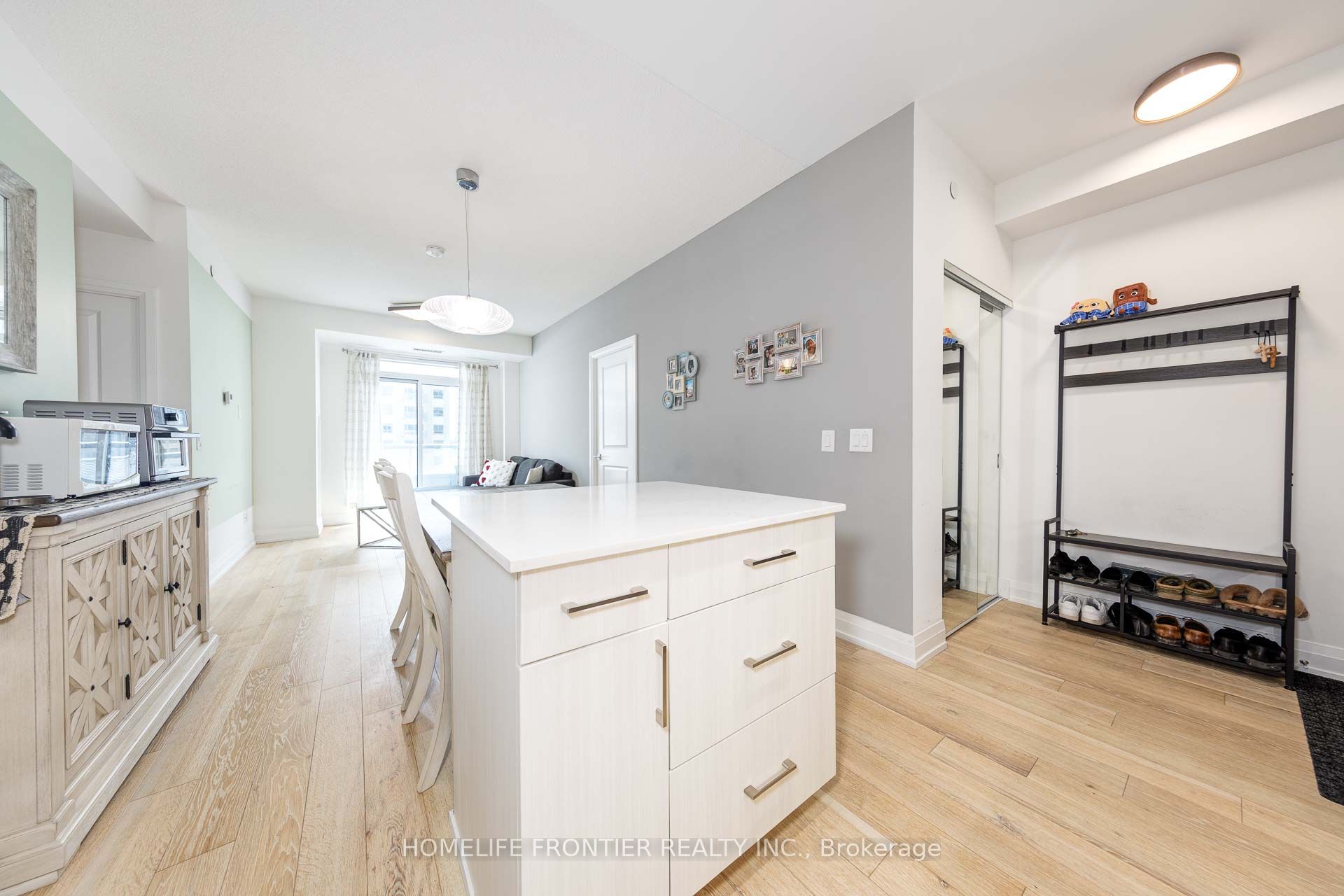 591 Sheppard Avenue E 629 Property Photo 4
