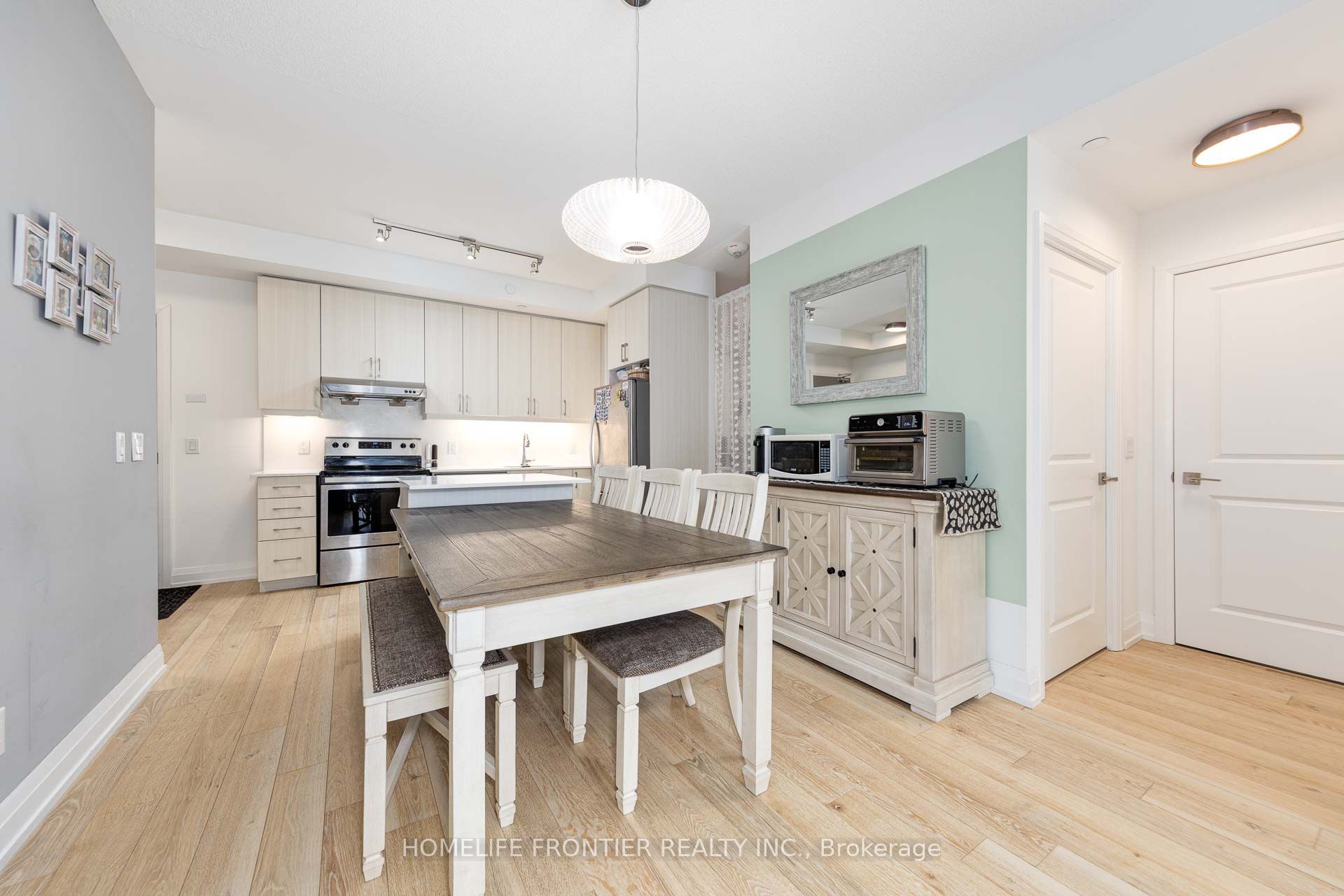 591 Sheppard Avenue E 629 Property Photo 6