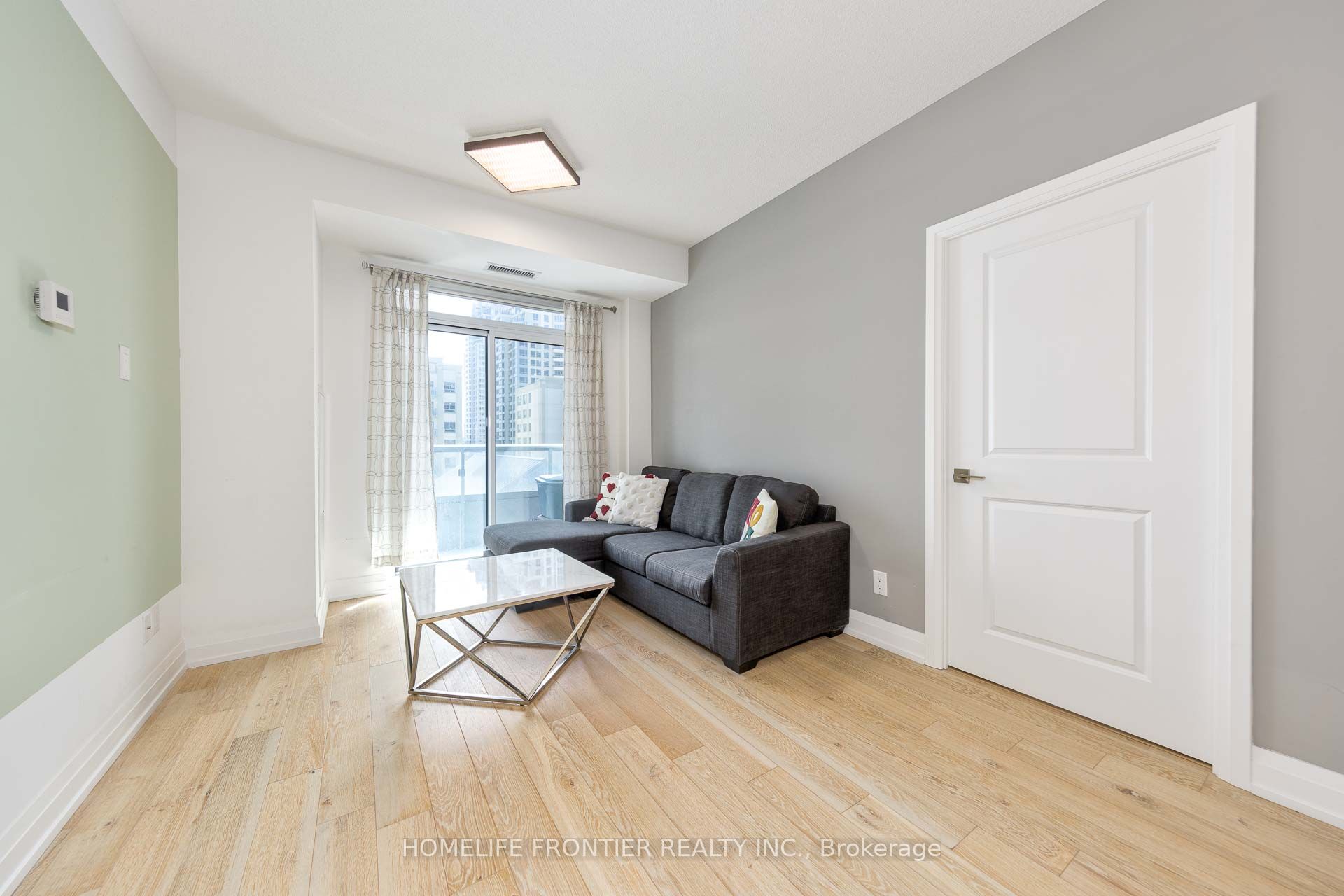 591 Sheppard Avenue E 629 Property Photo 7