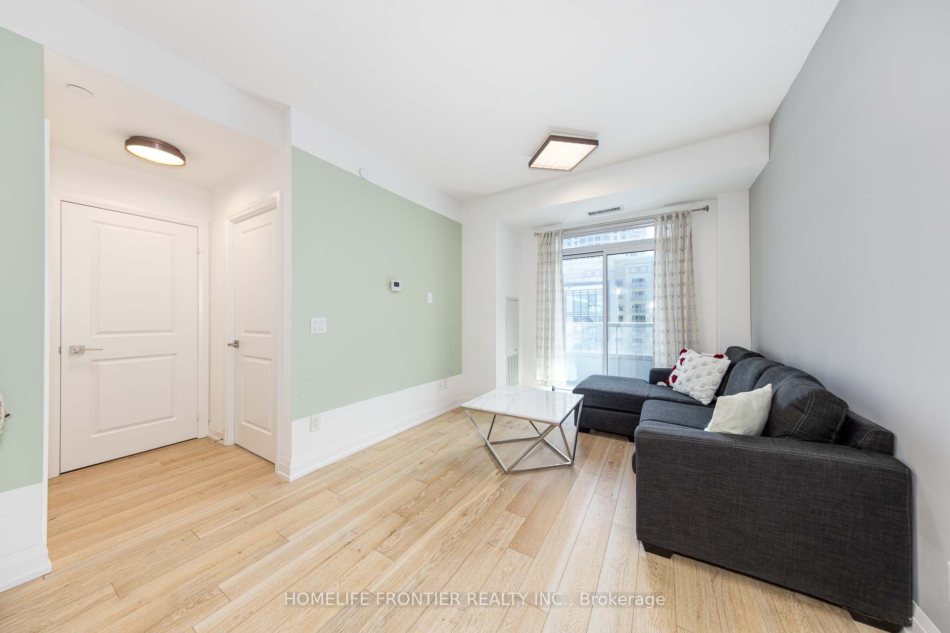 591 Sheppard Avenue E 629 Property Photo 8