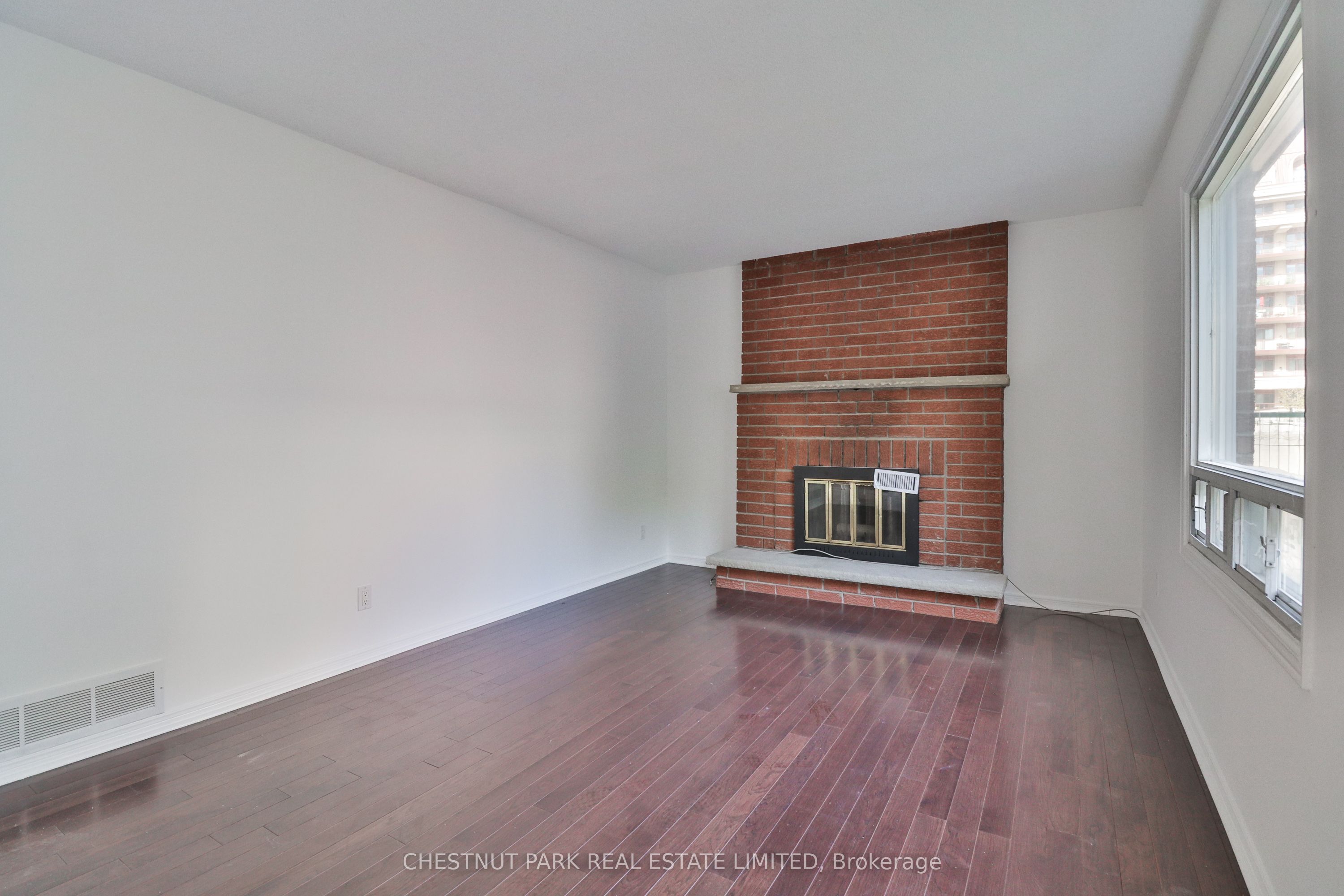 18 Dervock Crescent Property Photo 5