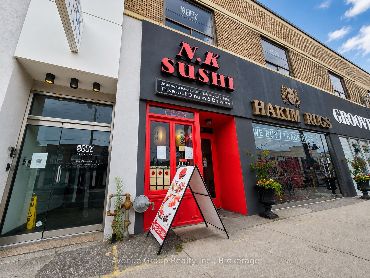 376 Eglinton Avenue W Property Photo 1