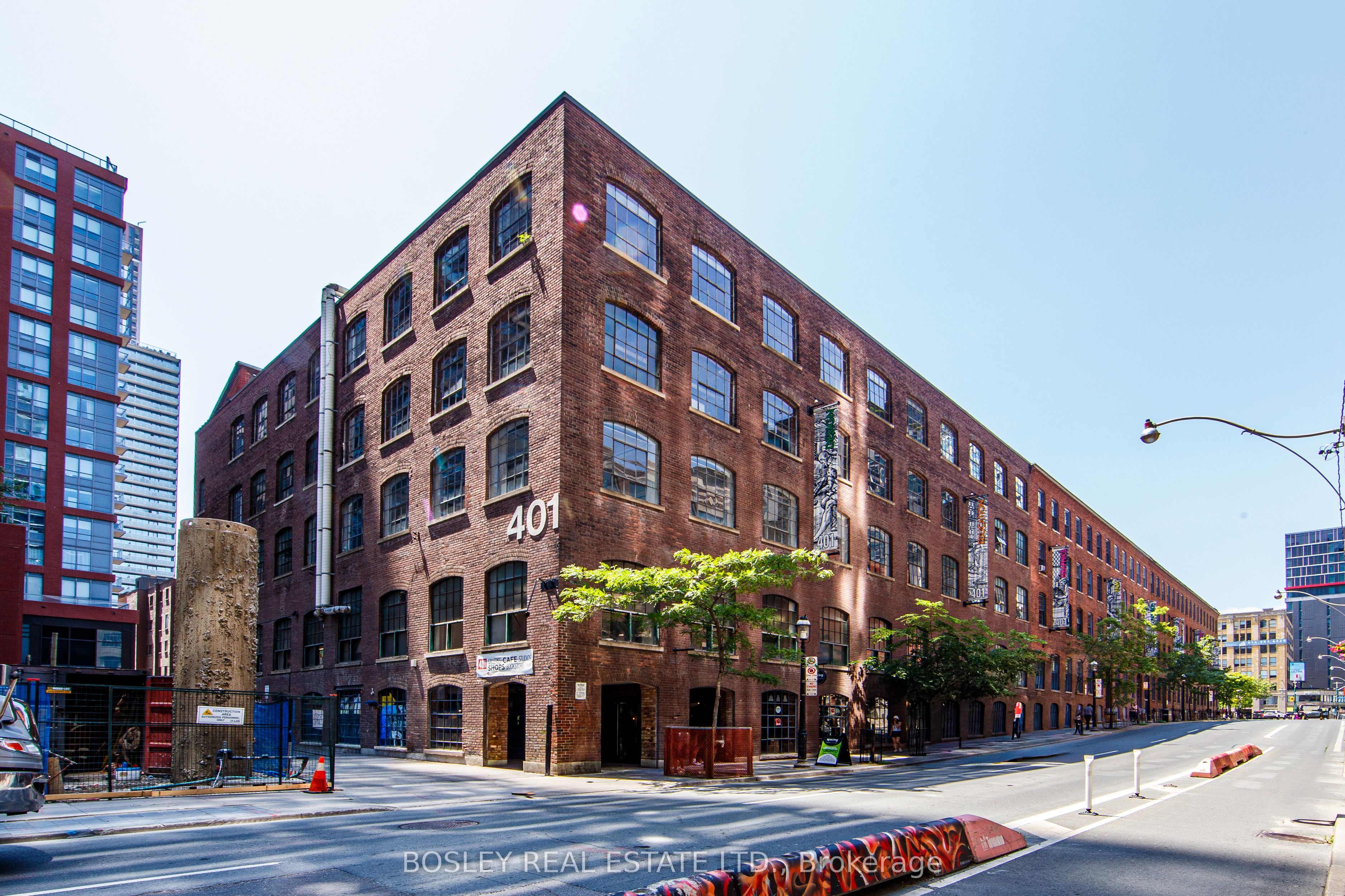 401 Richmond Street W 208