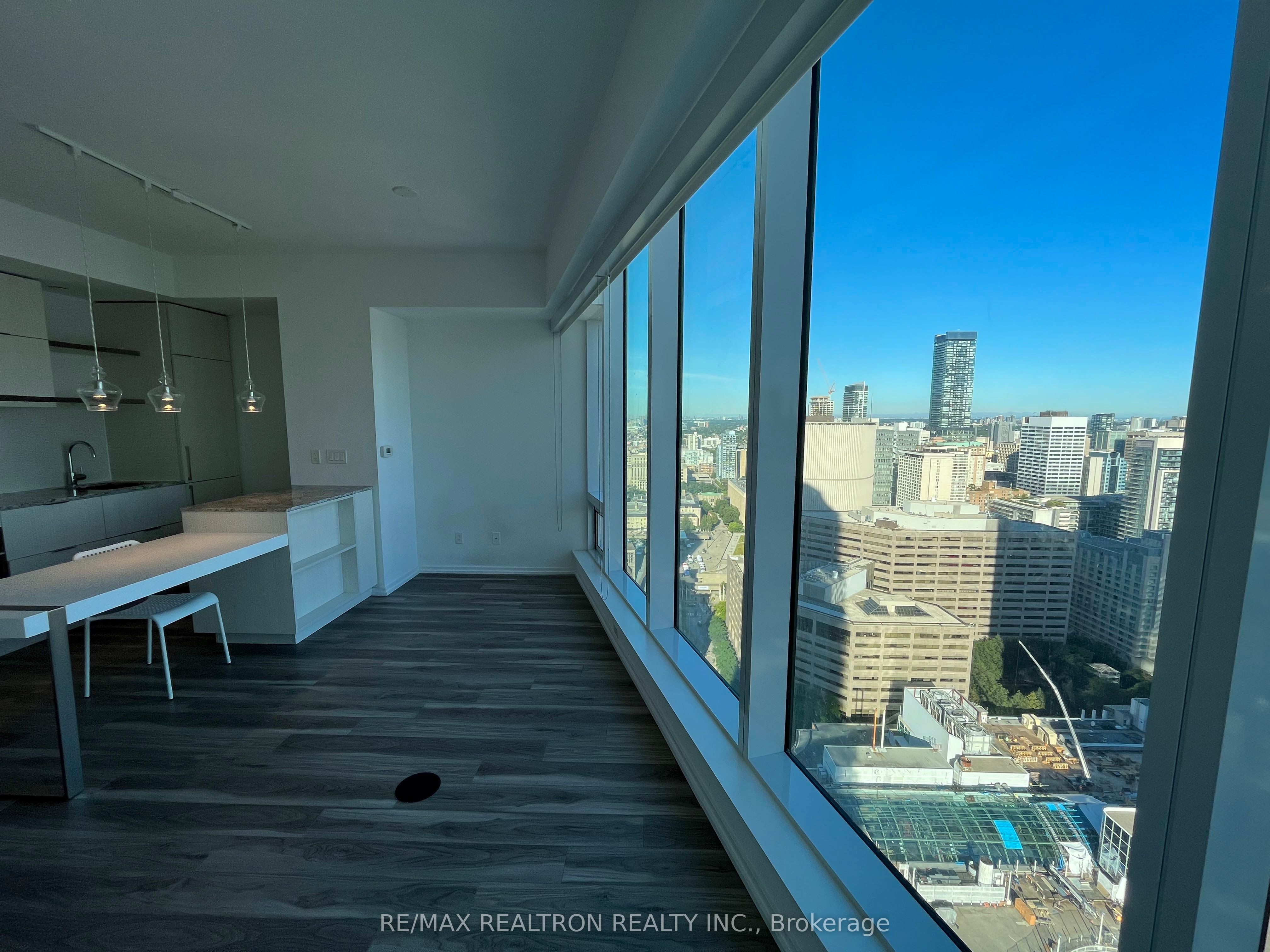 197 Yonge Street 3113 Property Photo 9