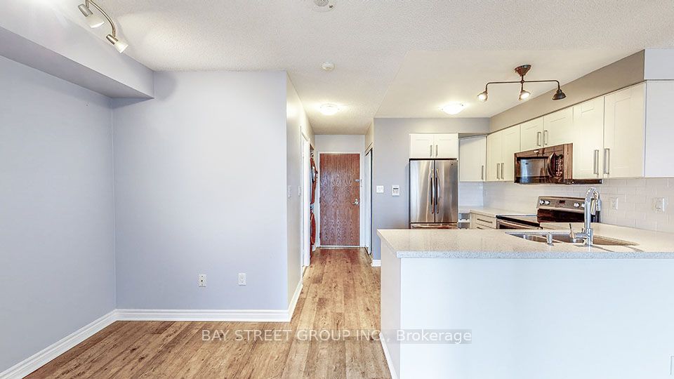 7 Lorraine Drive 1701 Property Photo 4