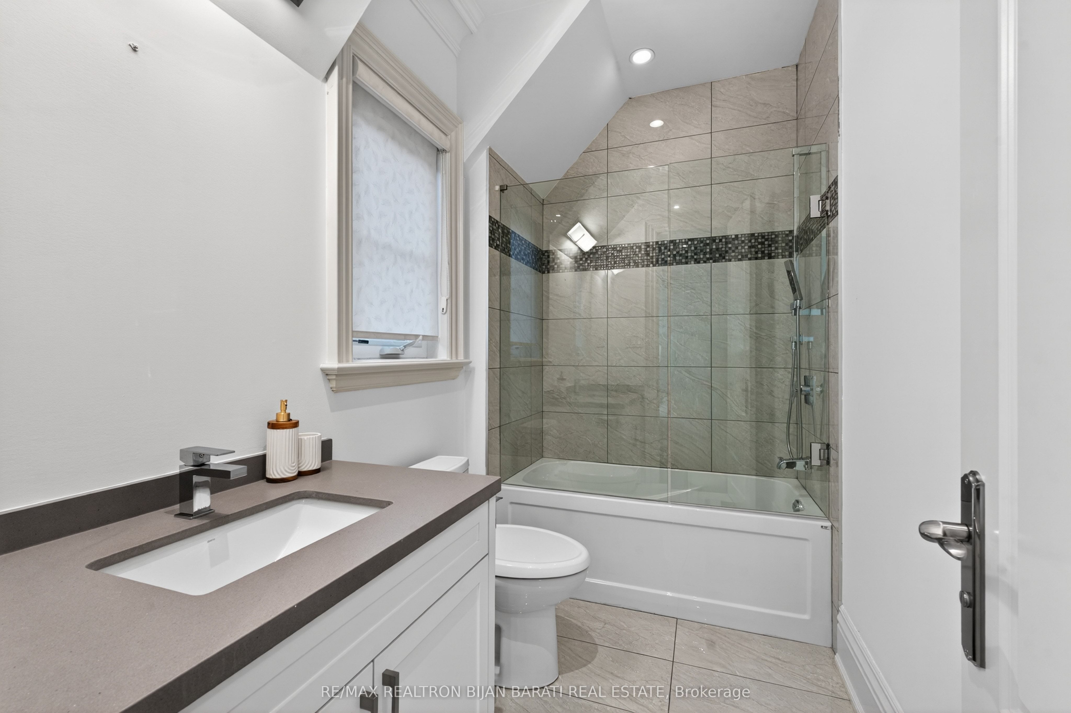 122 Holmes Avenue Property Photo 34