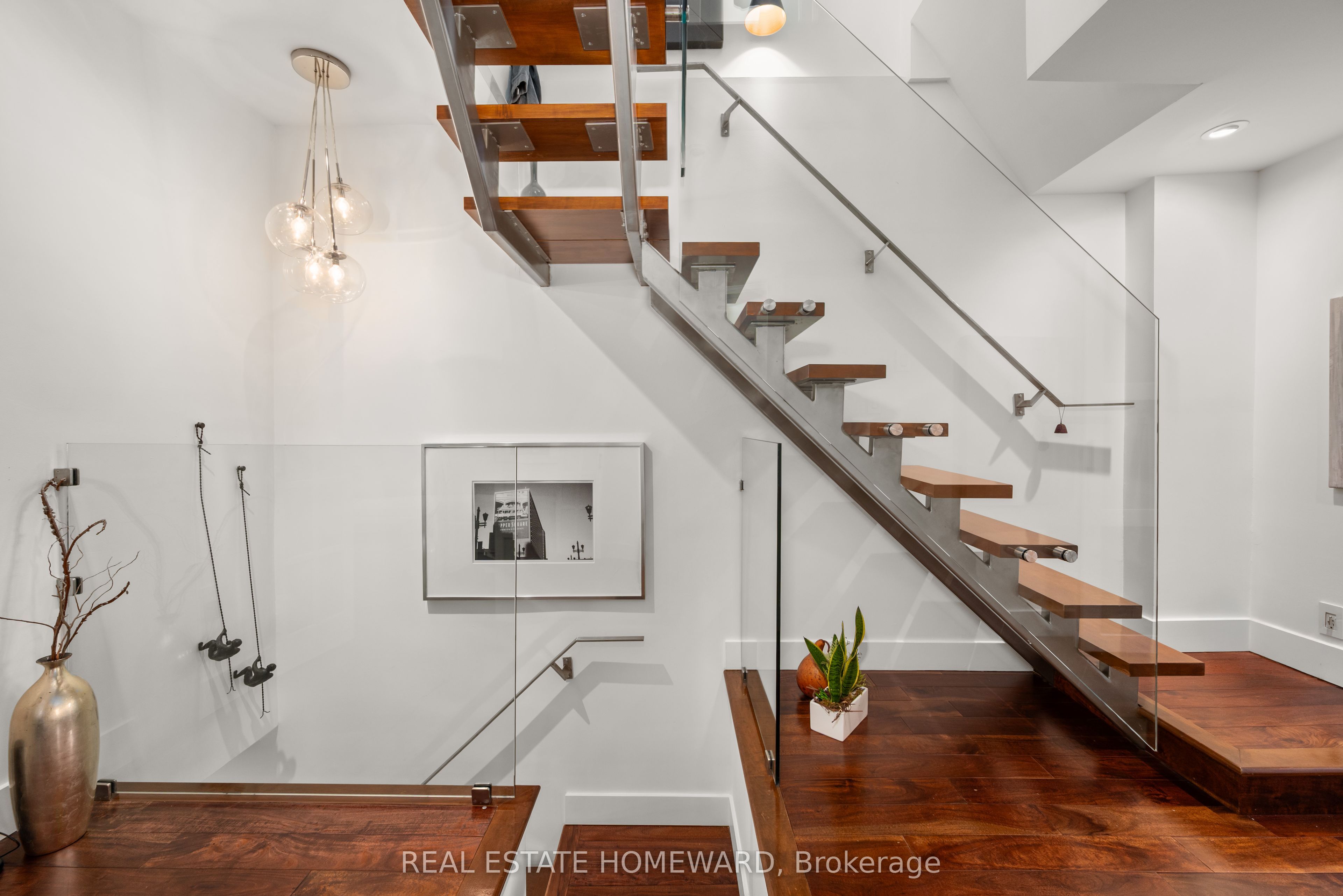 157 Ranleigh Avenue Property Photo 17