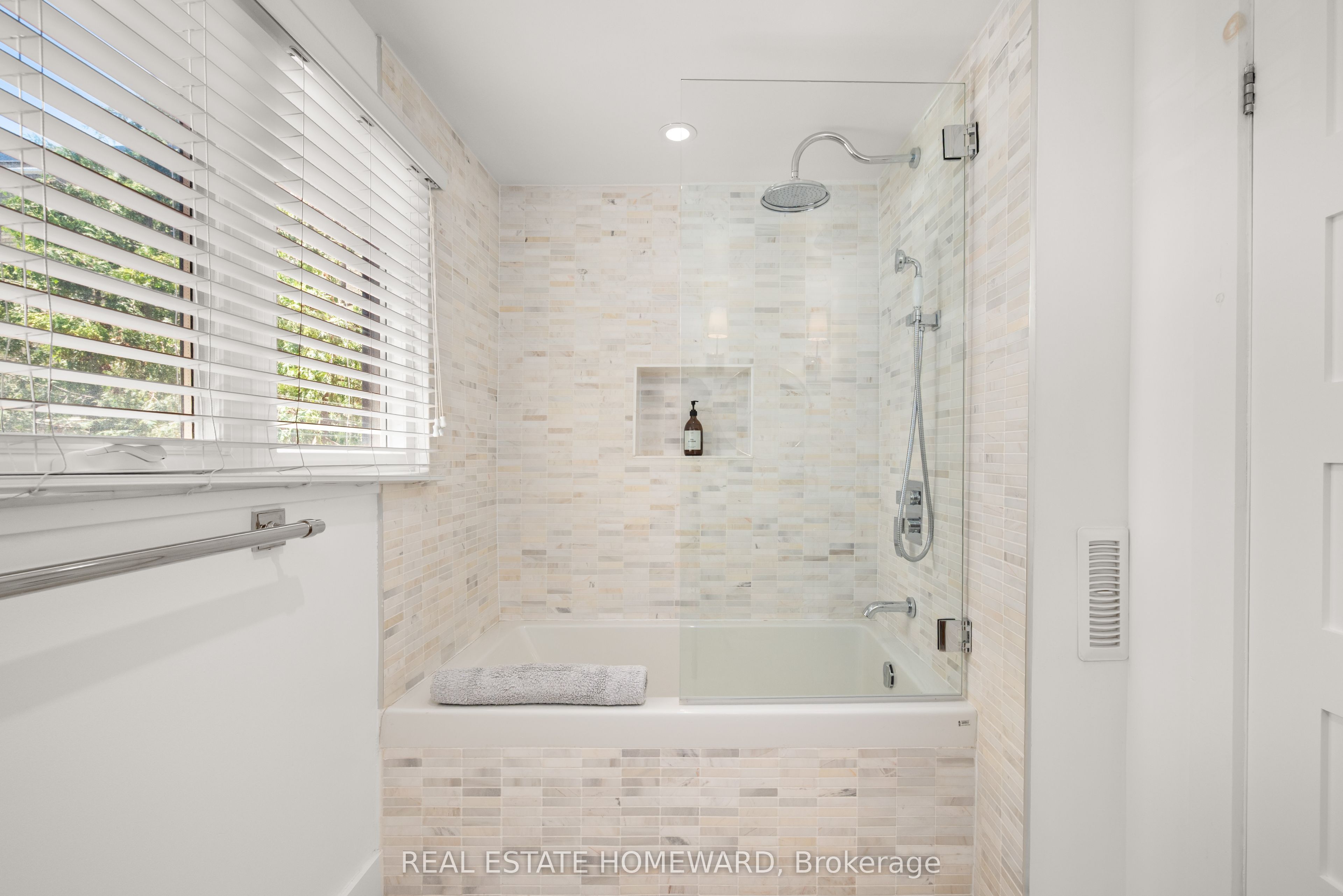 157 Ranleigh Avenue Property Photo 26