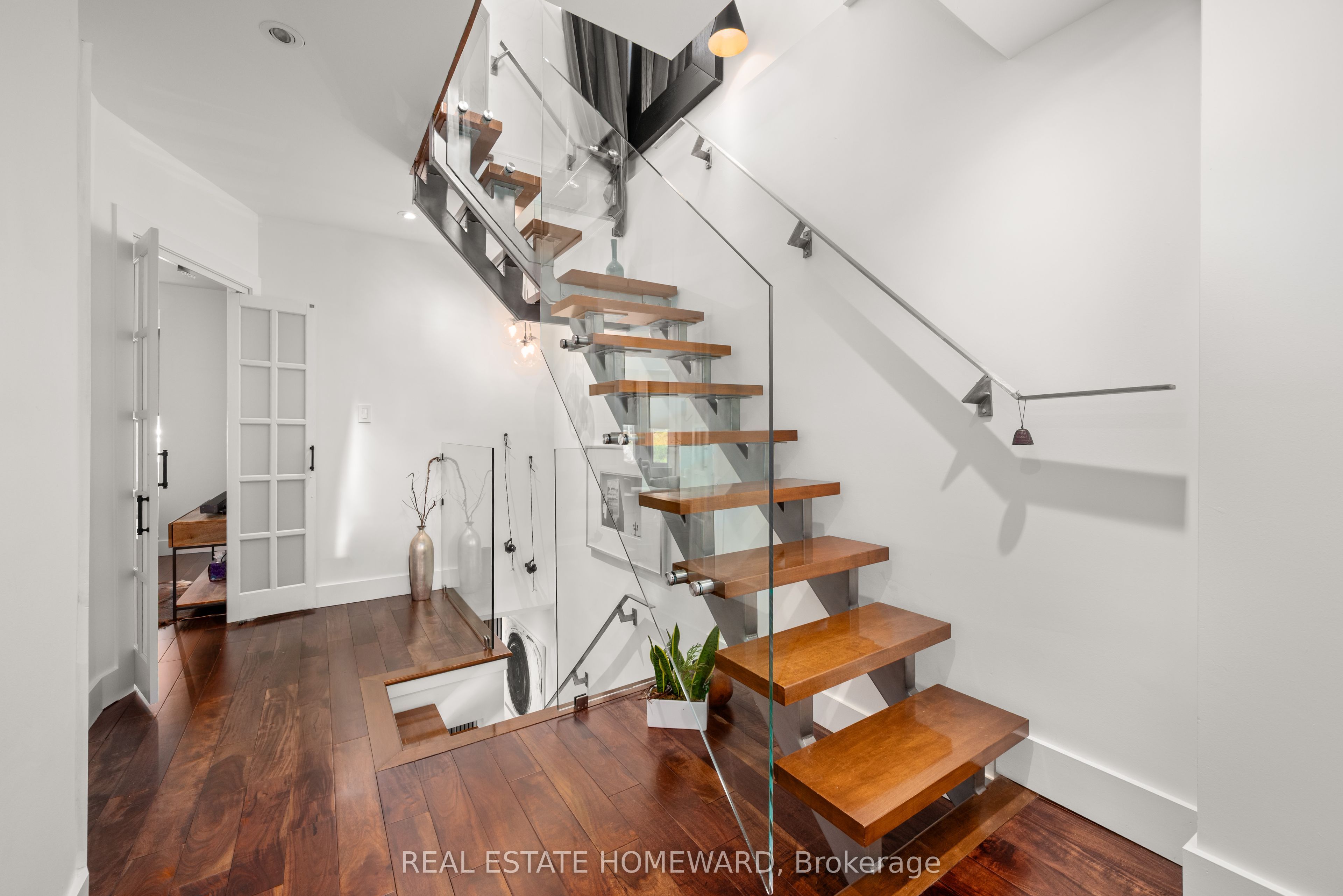 157 Ranleigh Avenue Property Photo 28