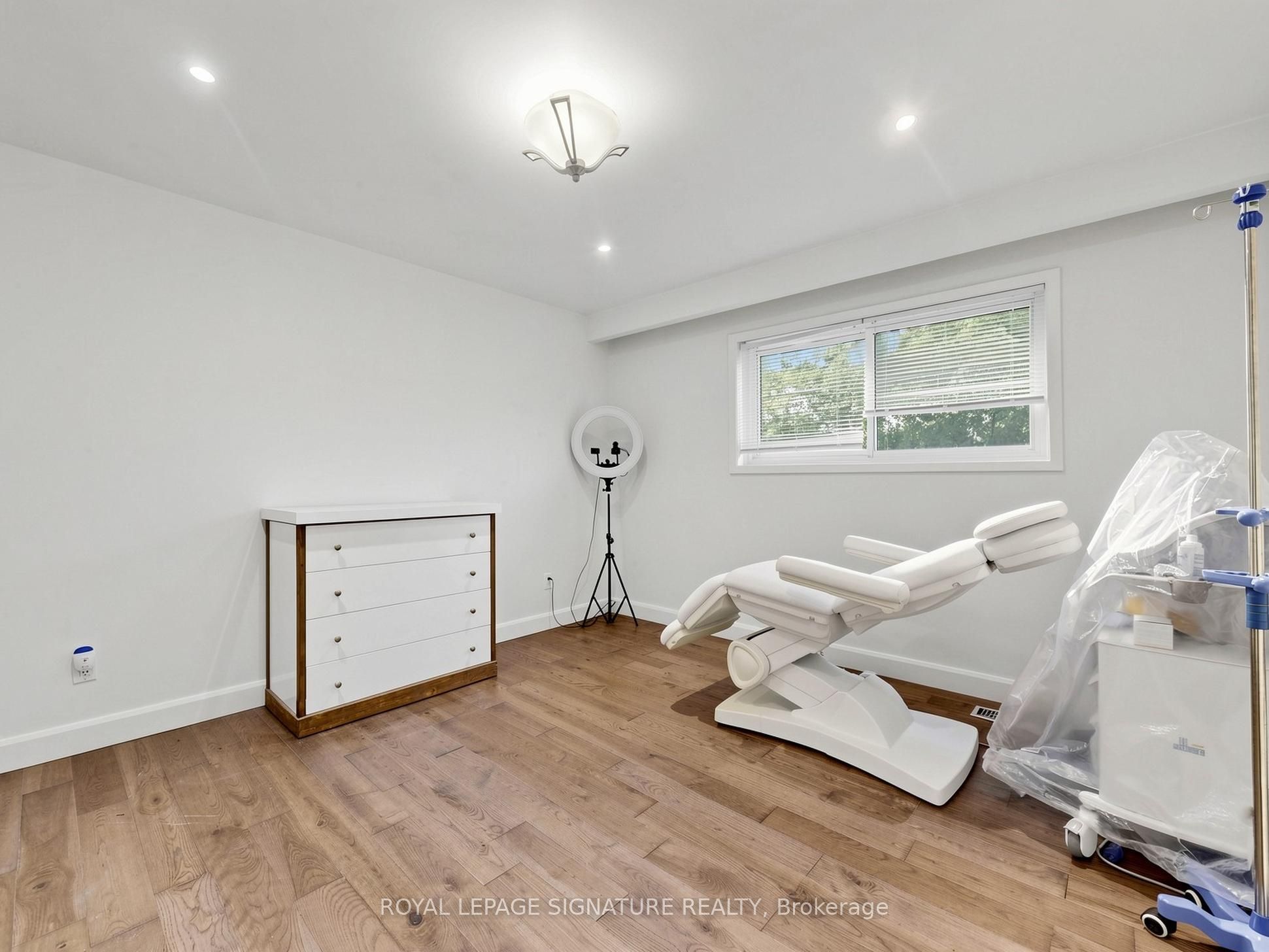 31 Tollerton Avenue Property Photo 29
