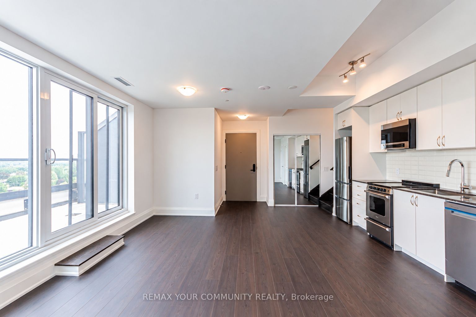 700 Sheppard Avenue W 905 Property Photo 5