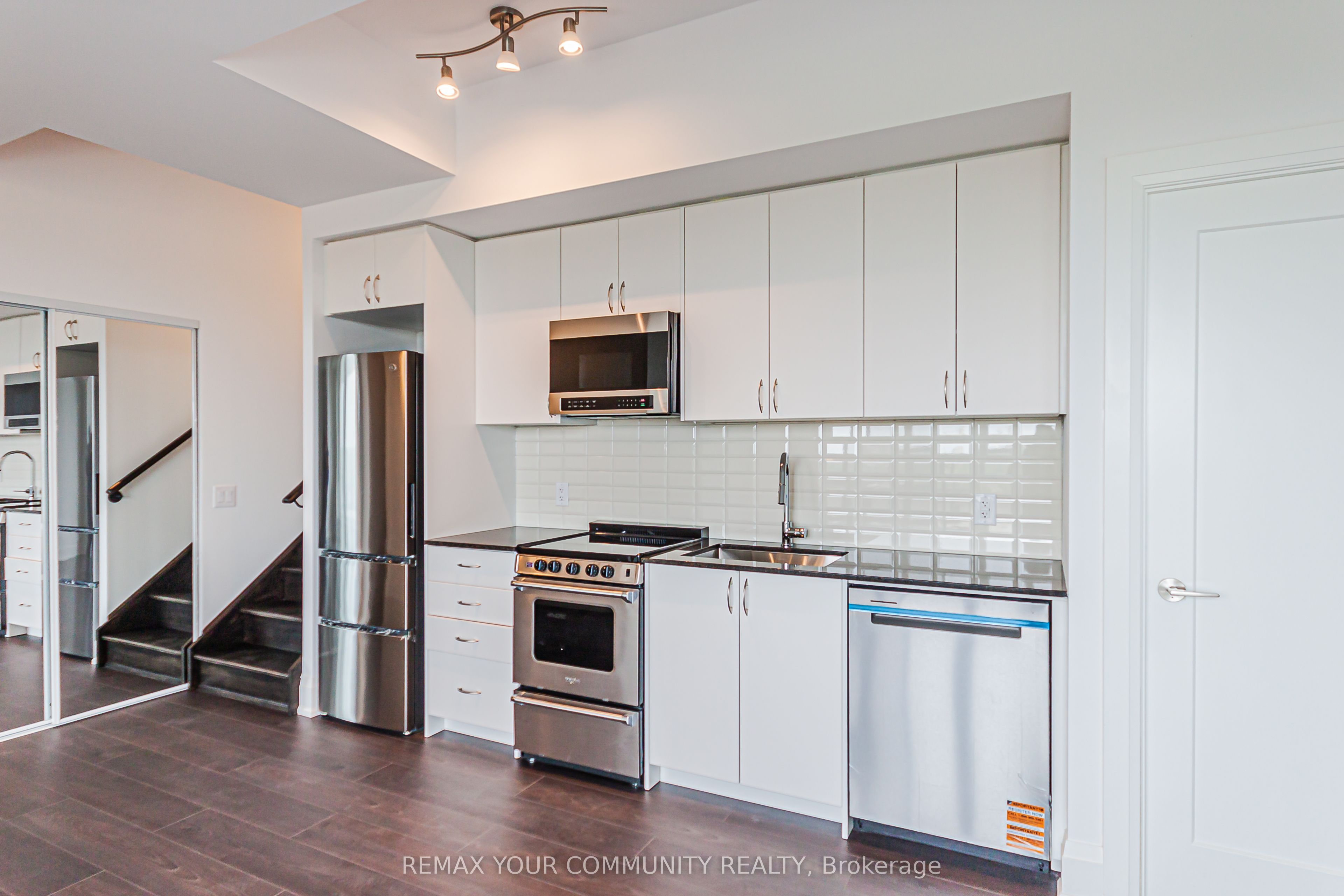 700 Sheppard Avenue W 905 Property Photo 6