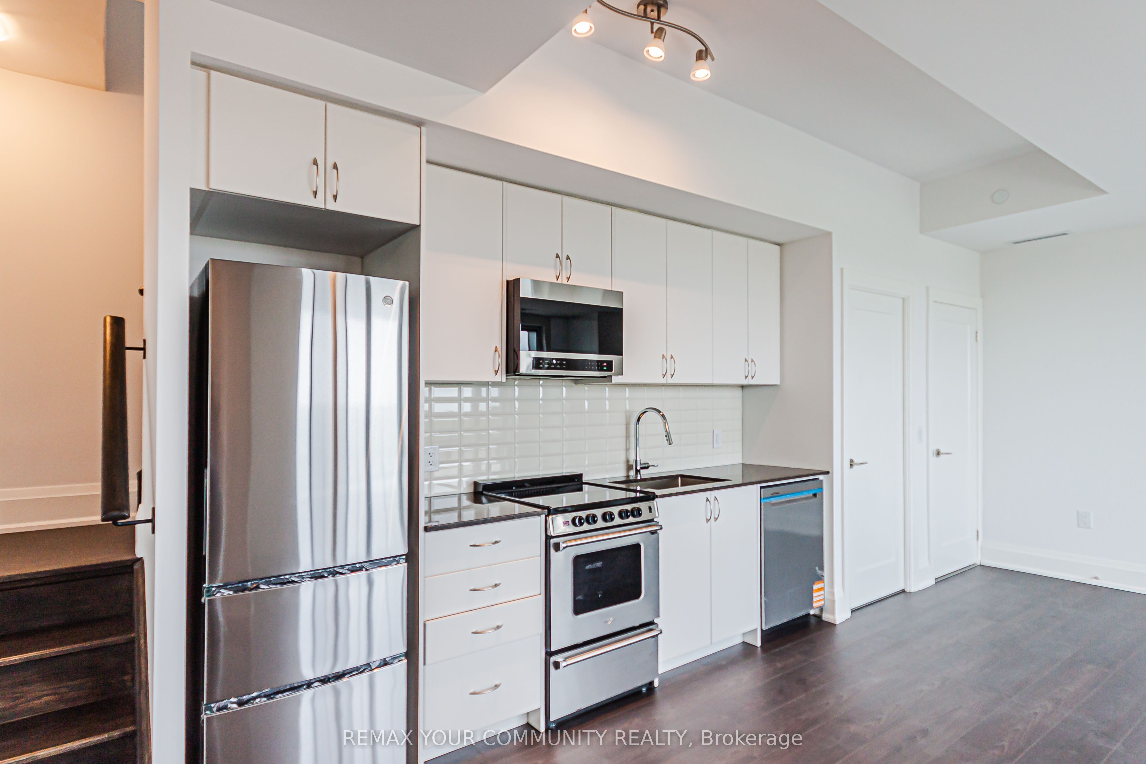 700 Sheppard Avenue W 905 Property Photo 8