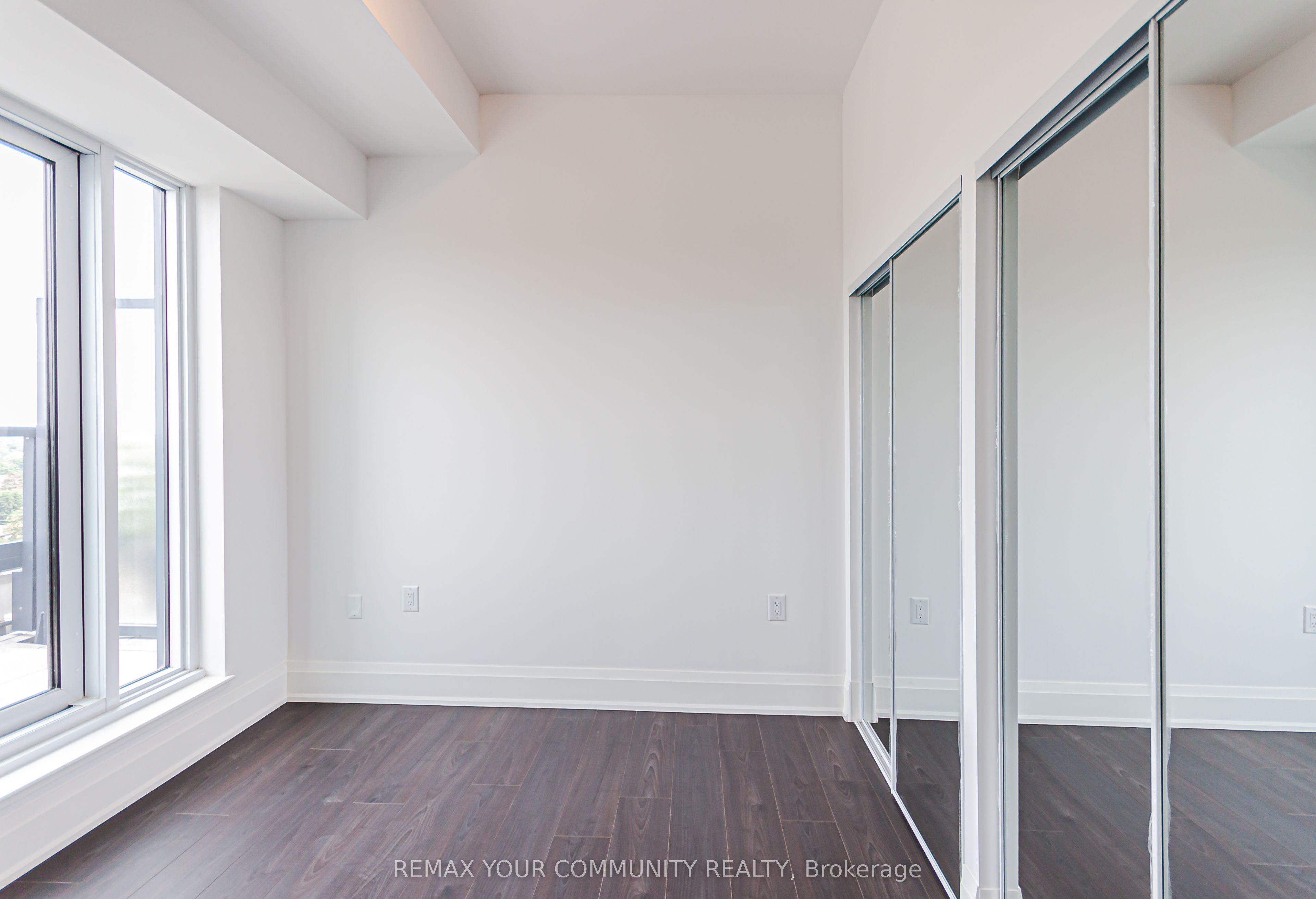 700 Sheppard Avenue W 905 Property Photo 11