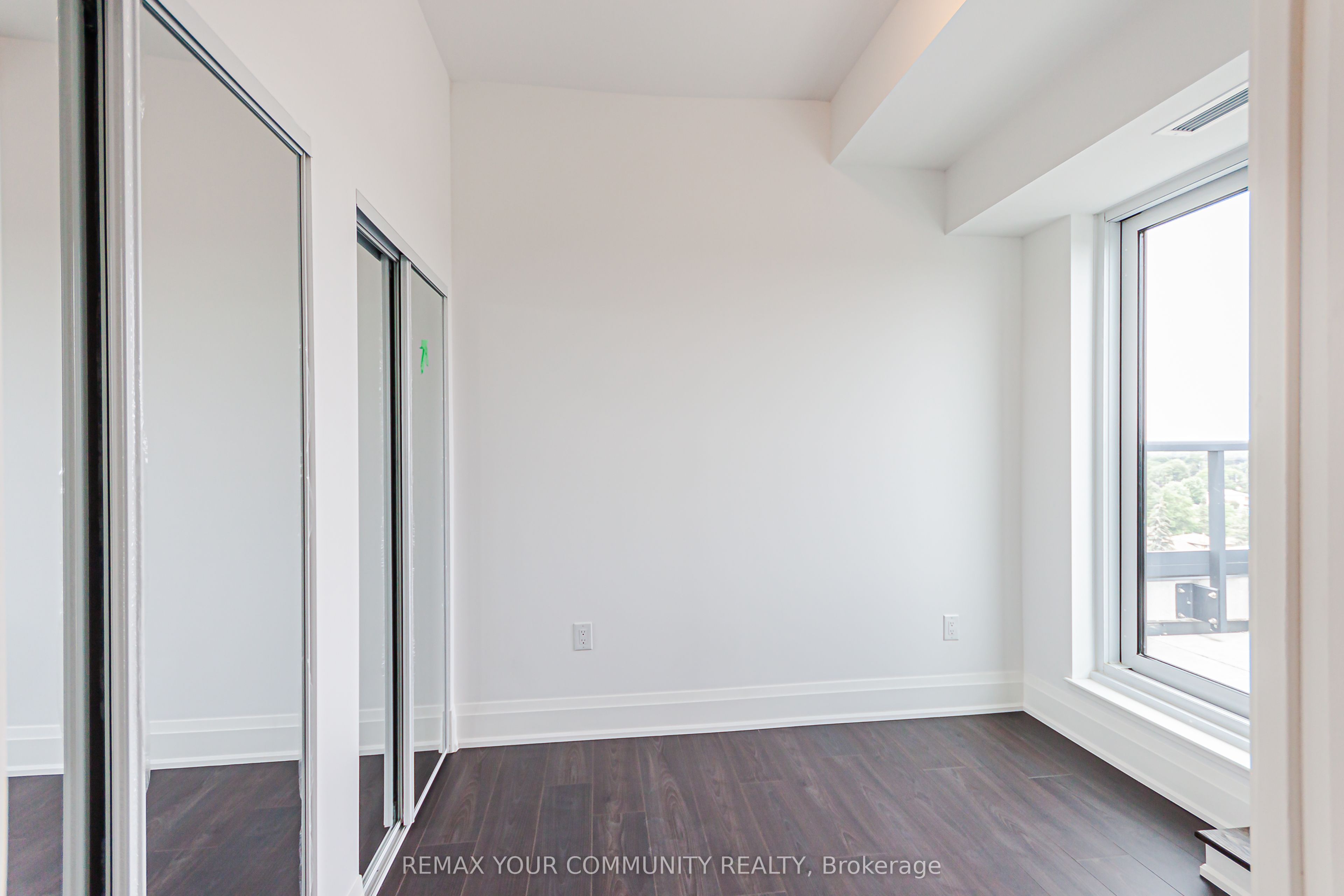 700 Sheppard Avenue W 905 Property Photo 12