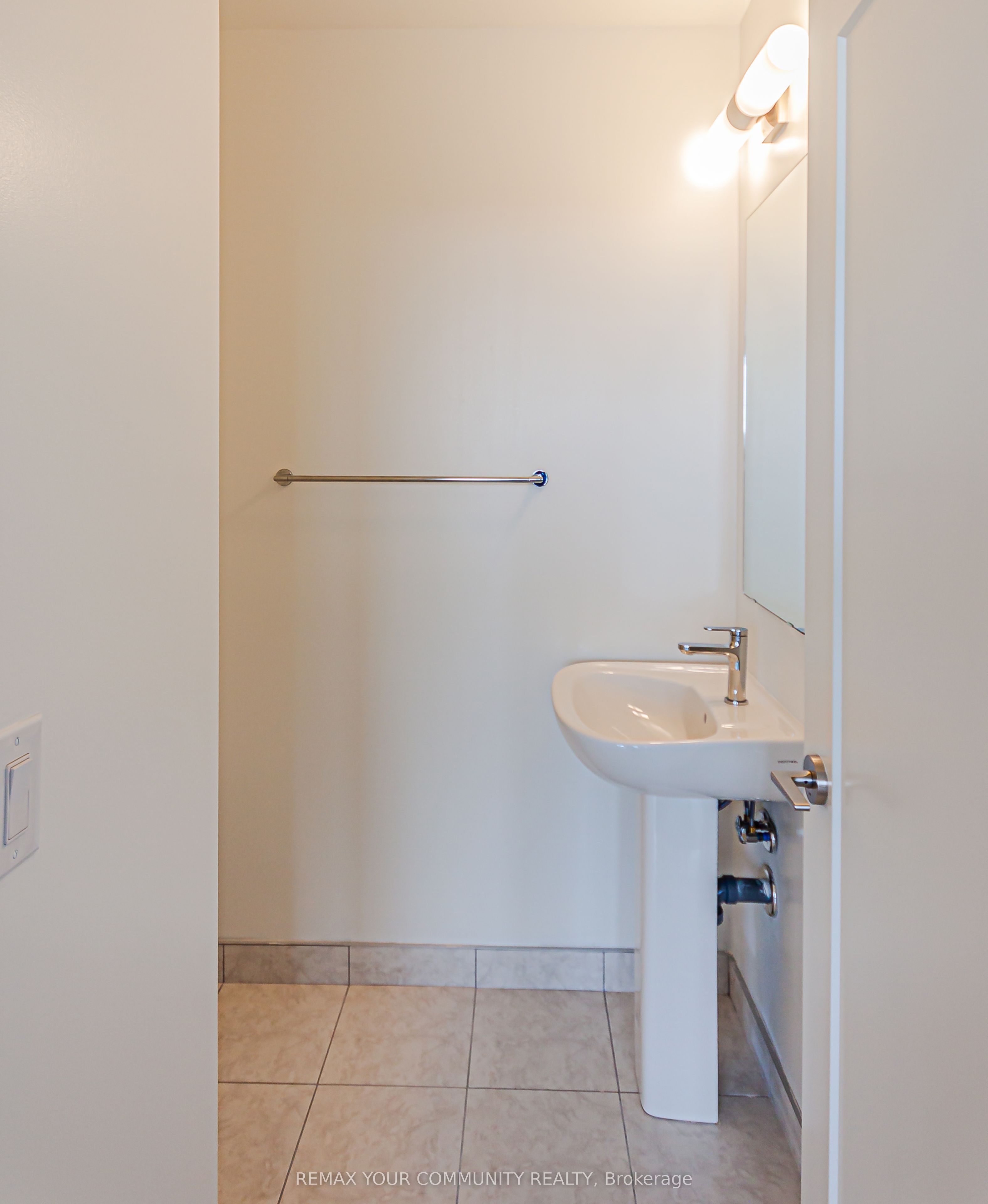 700 Sheppard Avenue W 905 Property Photo 17