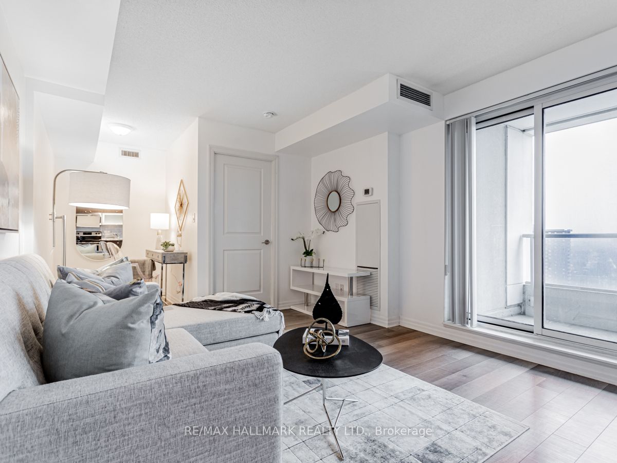 2015 Sheppard Avenue E 1905 Property Photo 2