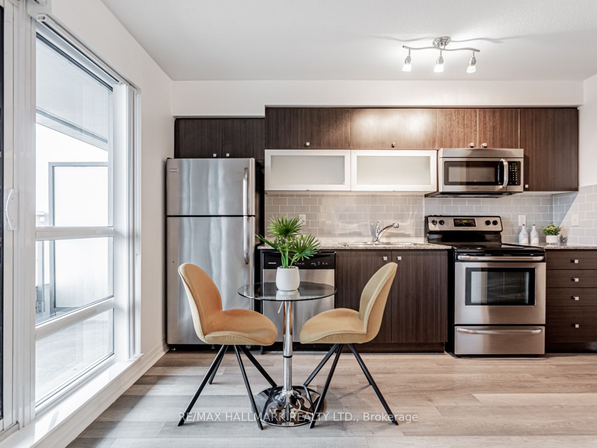 2015 Sheppard Avenue E 1905 Property Photo 12