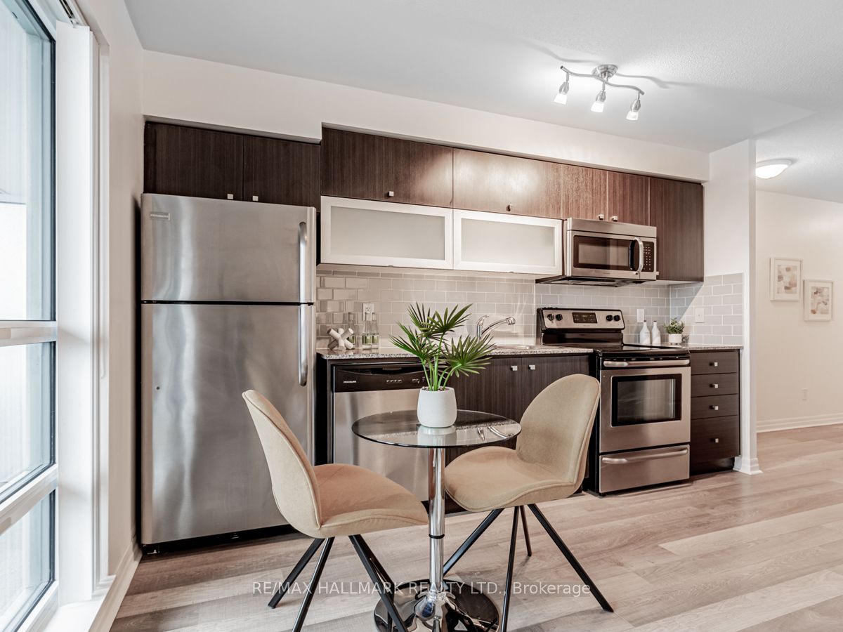 2015 Sheppard Avenue E 1905 Property Photo 13