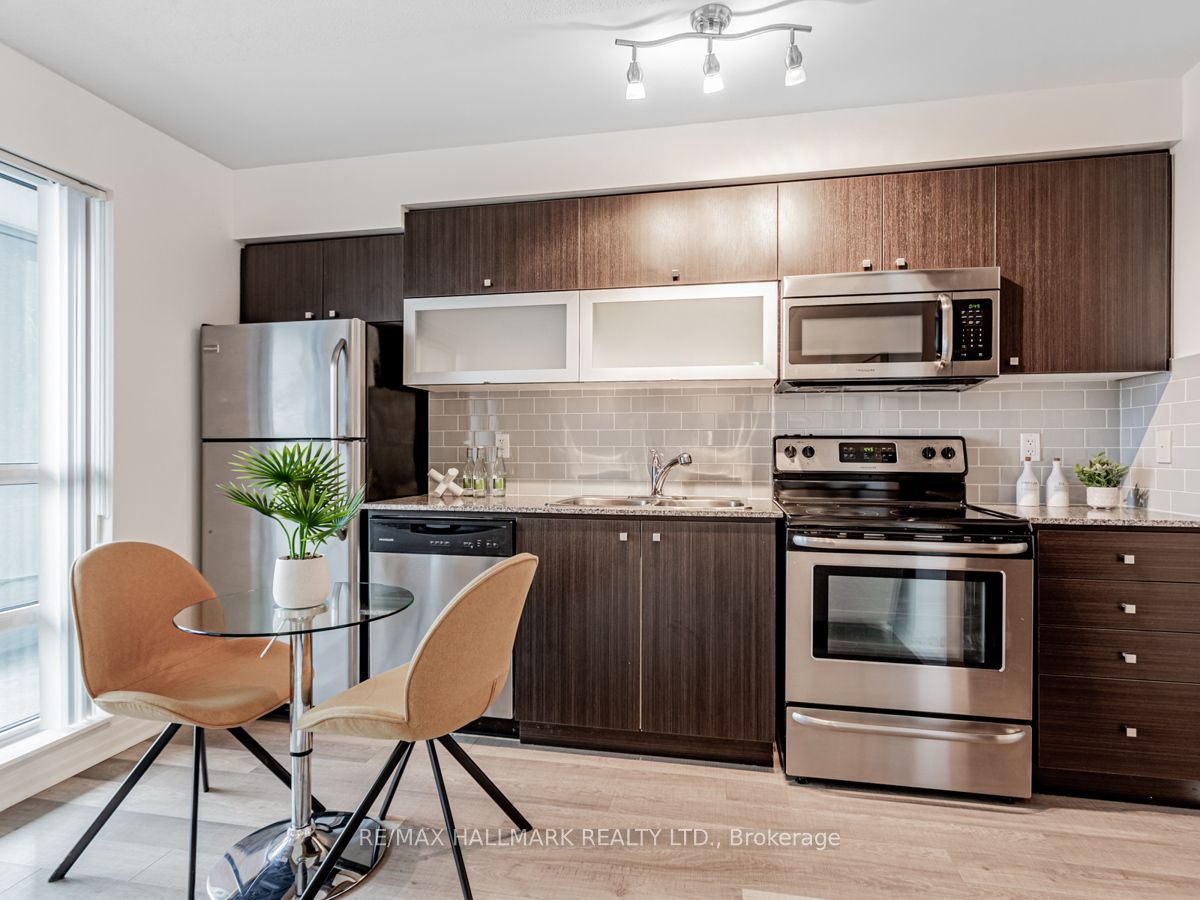 2015 Sheppard Avenue E 1905 Property Photo 14