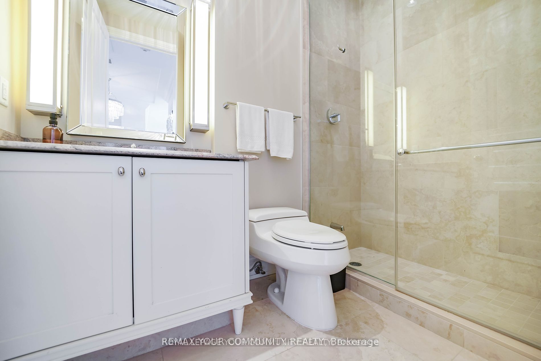 183 Wellington Street W 3903 Property Photo 17