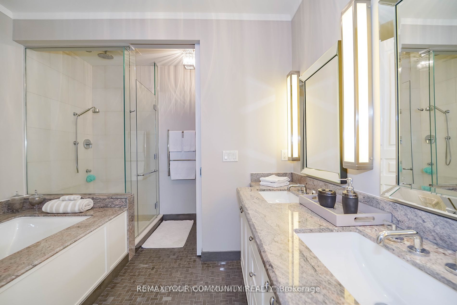 183 Wellington Street W 3903 Property Photo 23