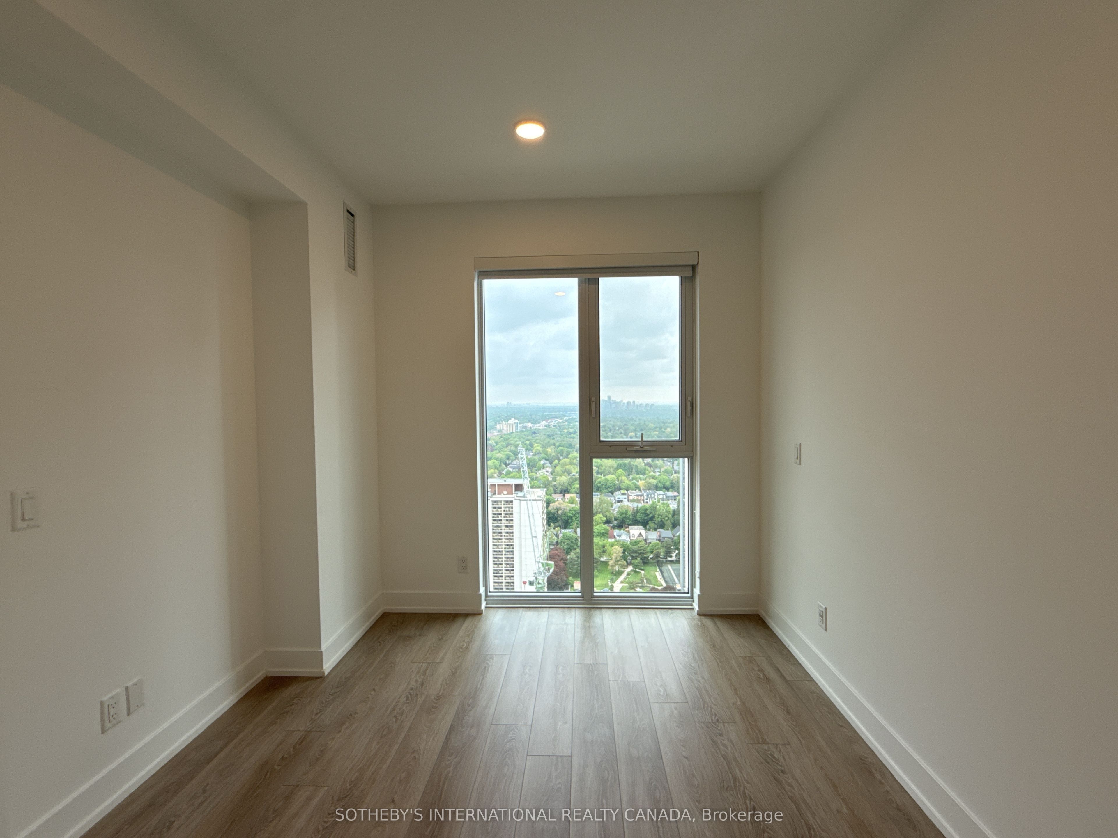 200 Redpath Avenue 2208 Property Photo 5