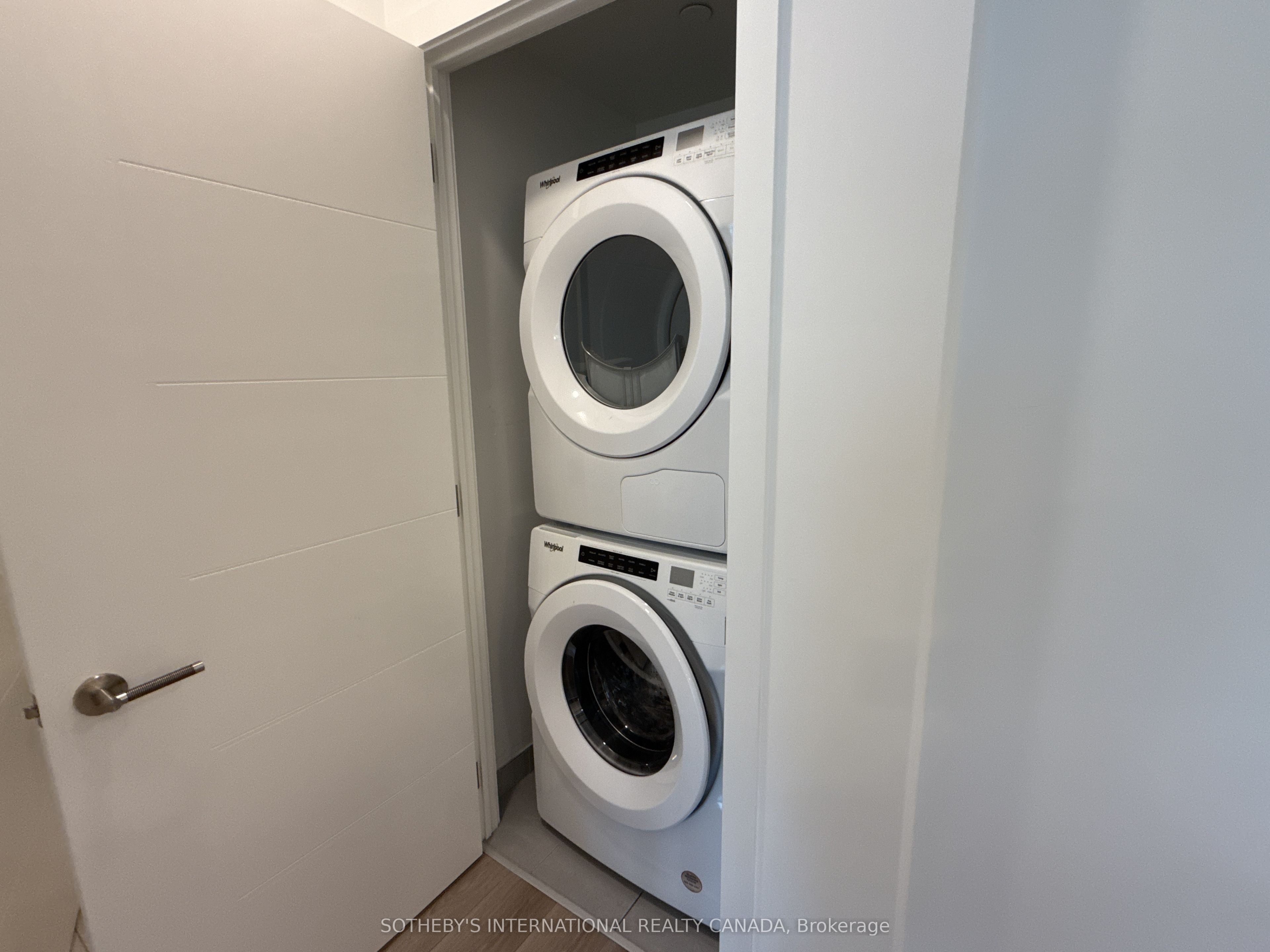200 Redpath Avenue 2208 Property Photo 12