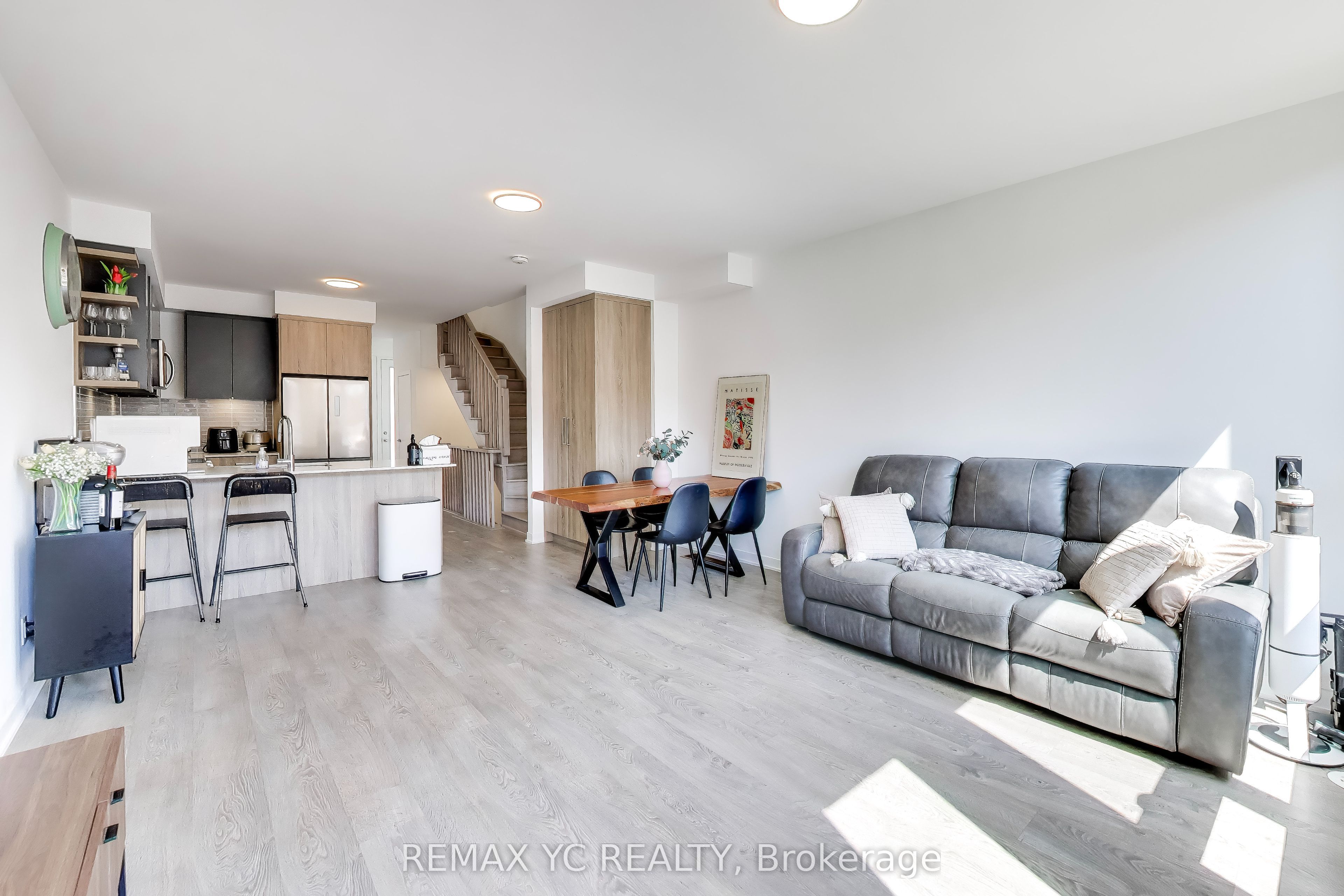 18 Deep Roots Terrace Property Photo 3